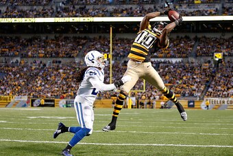 PITTSBURGH, PA - OCTOBER 26:  Martavis Bryant #10 of the Pittsburgh Steelers catches his second touchdown of the game in front of Josh Gordy #27 of the Indianapolis Colts during the third quarter at Heinz Field on October 26, 2014 in Pittsburgh, Pennsylva