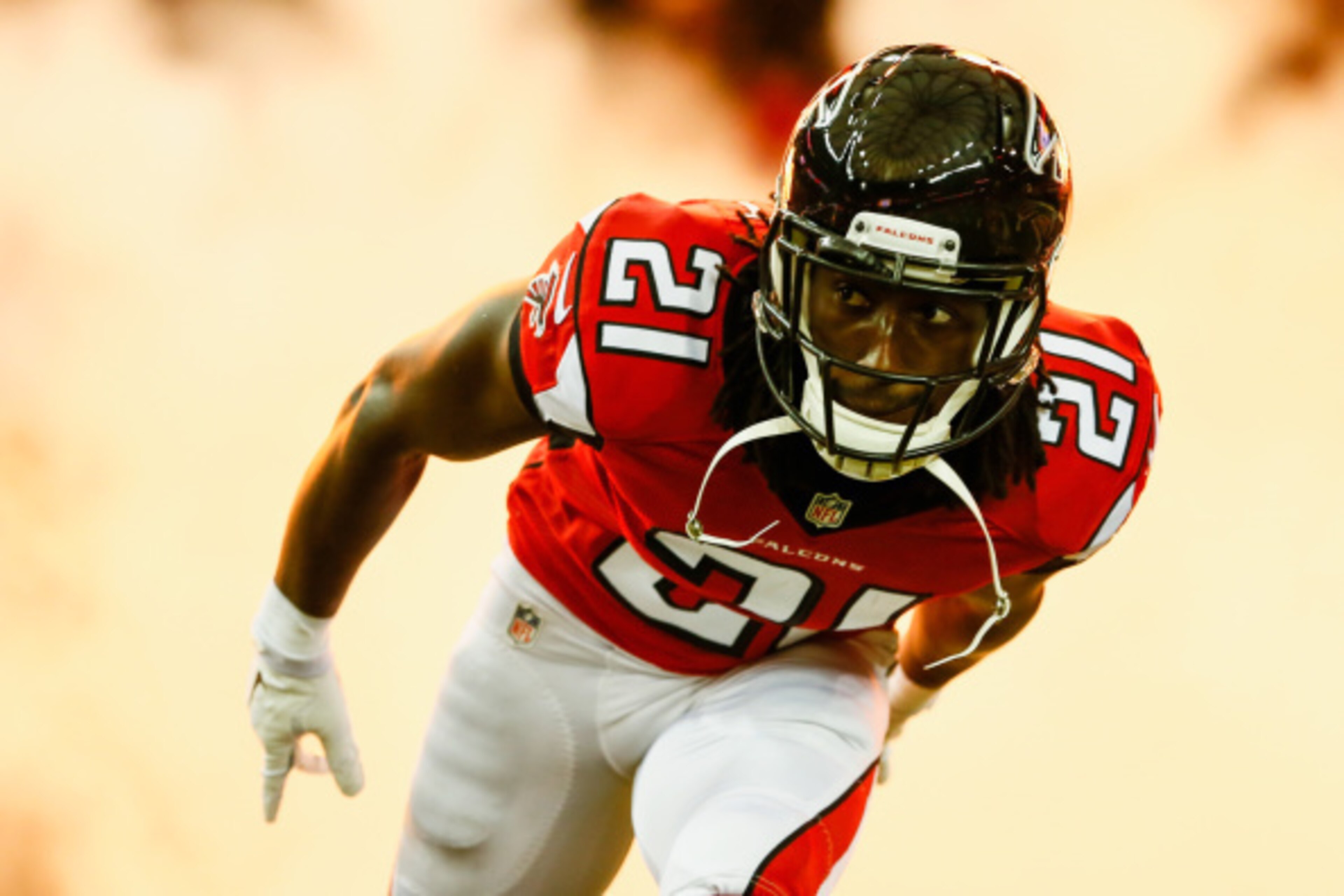 ATLANTA, GA - AUGUST 23: Desmond Trufant #21 of the Atlanta Falcons is introduced prior to a preseason game against the Tennessee Titans at the Georgia Dome on August 23, 2014 in Atlanta, Georgia.  (Photo by Kevin C. Cox/Getty Images)