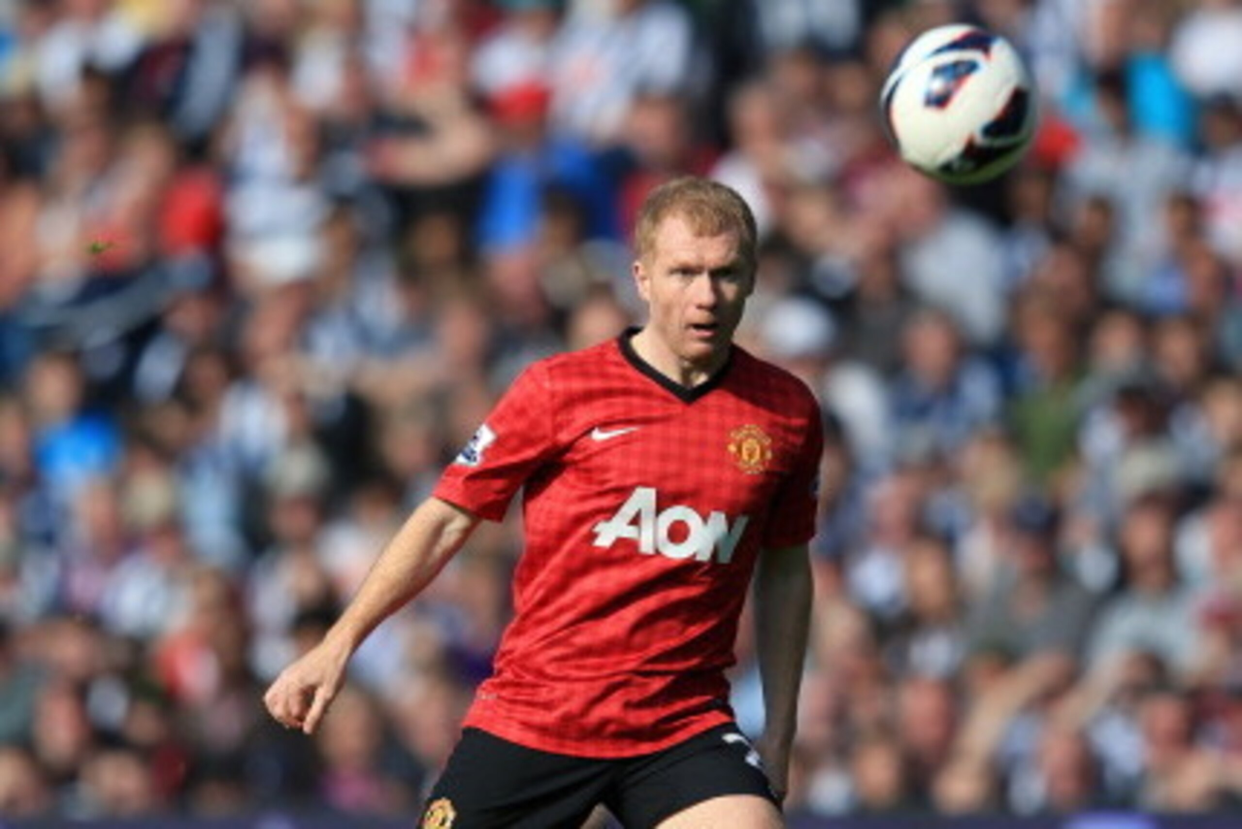 WEST BROMWICH, ENGLAND - MAY 19:  Paul Scholes of Manchester United makes his final appearance for the club during the Barclays Premier League match between West Bromwich Albion and Manchester United at The Hawthorns on May 19, 2013 in West Bromwich, Engl