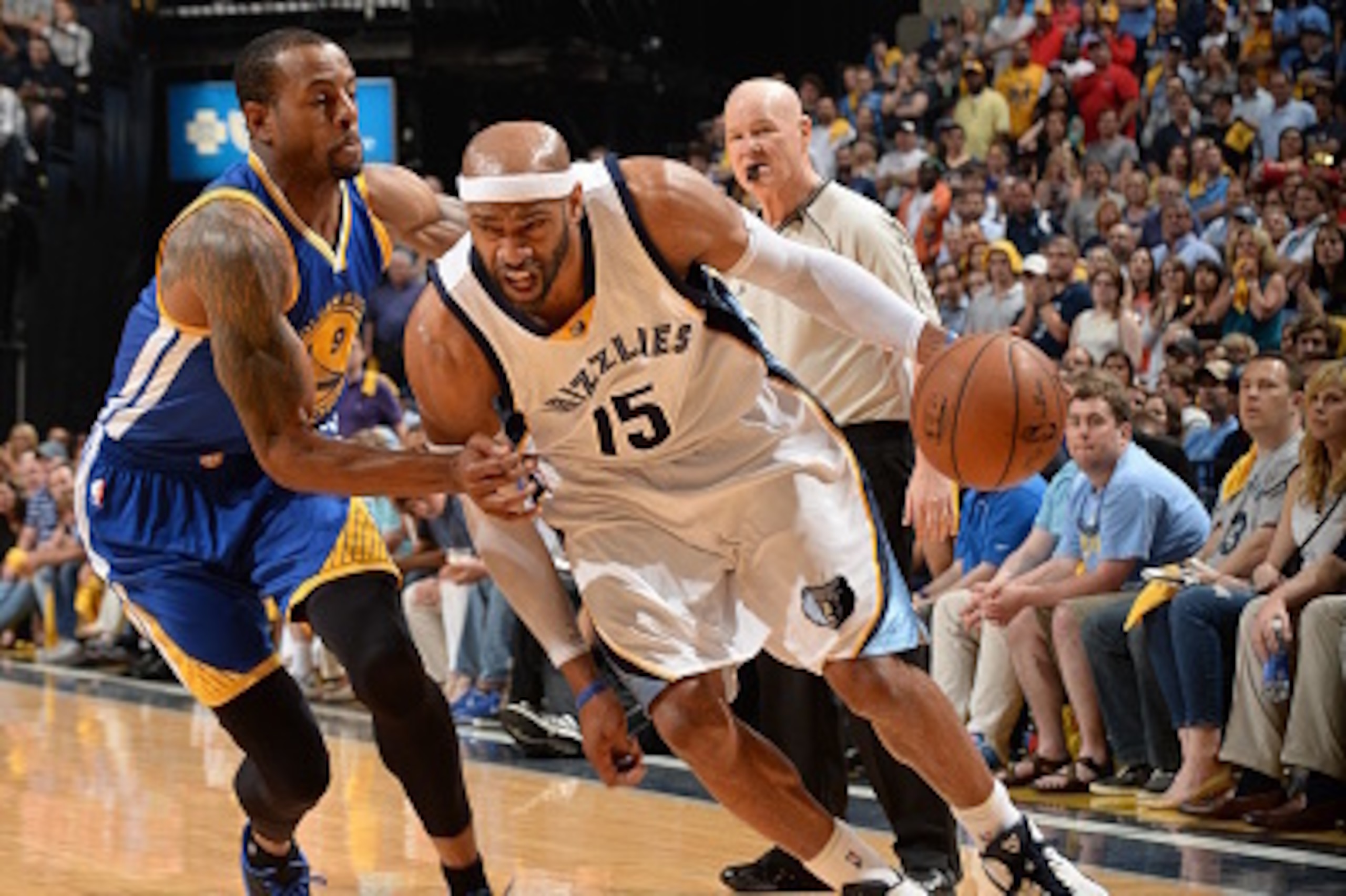 MEMPHIS, TN - MAY 15:  Vince Carter #15 of the Memphis Grizzlies drives to the basket against Andre Iguodala #9 of the Golden State Warriors in Game Six of the Western Conference Semifinals during the 2015 NBA Playoffs on May 15, 2015 at the FedExForum in