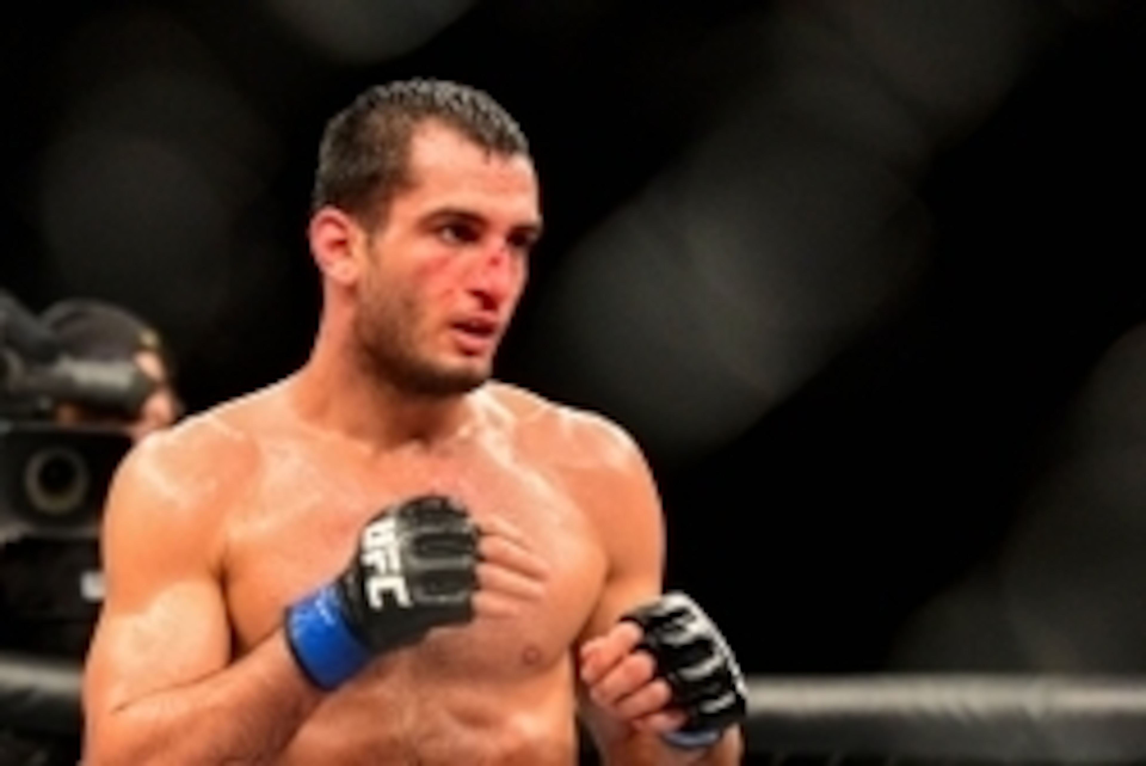 Feb 15, 2014; Jaragua do Sul, SC, Brazil; Lyoto Machida (red gloves) fights against Gegard Mousasi (blue gloves) during UFC Fight Night Machida vs Mousasi at Arena Jaragua. Mandatory Credit: Jason Silva-USA TODAY Sports Feb 15, 2014; Jaragua do Sul, SC, Brazil; Lyoto Machida (red gloves) fights against Gegard Mousasi (blue gloves) during UFC Fight Night Machida vs Mousasi at Arena Jaragua. Mandatory Credit: Jason Silva-USA TODAY Sports