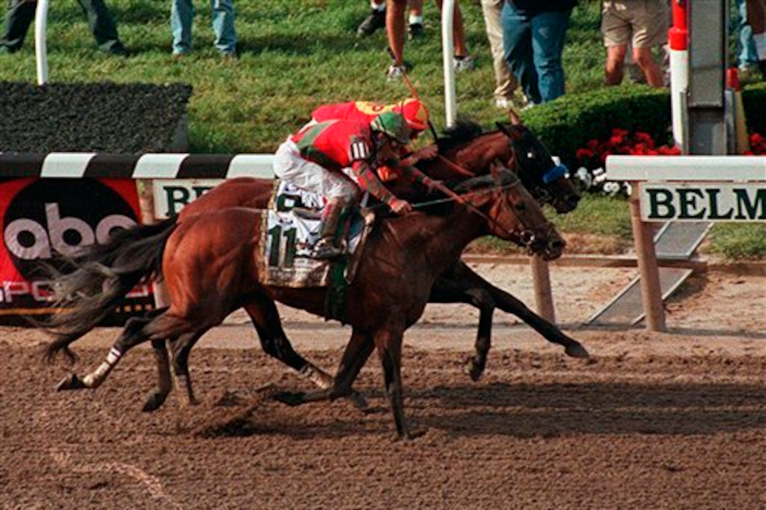 Real Quiet lost the Triple Crown by a whsker.