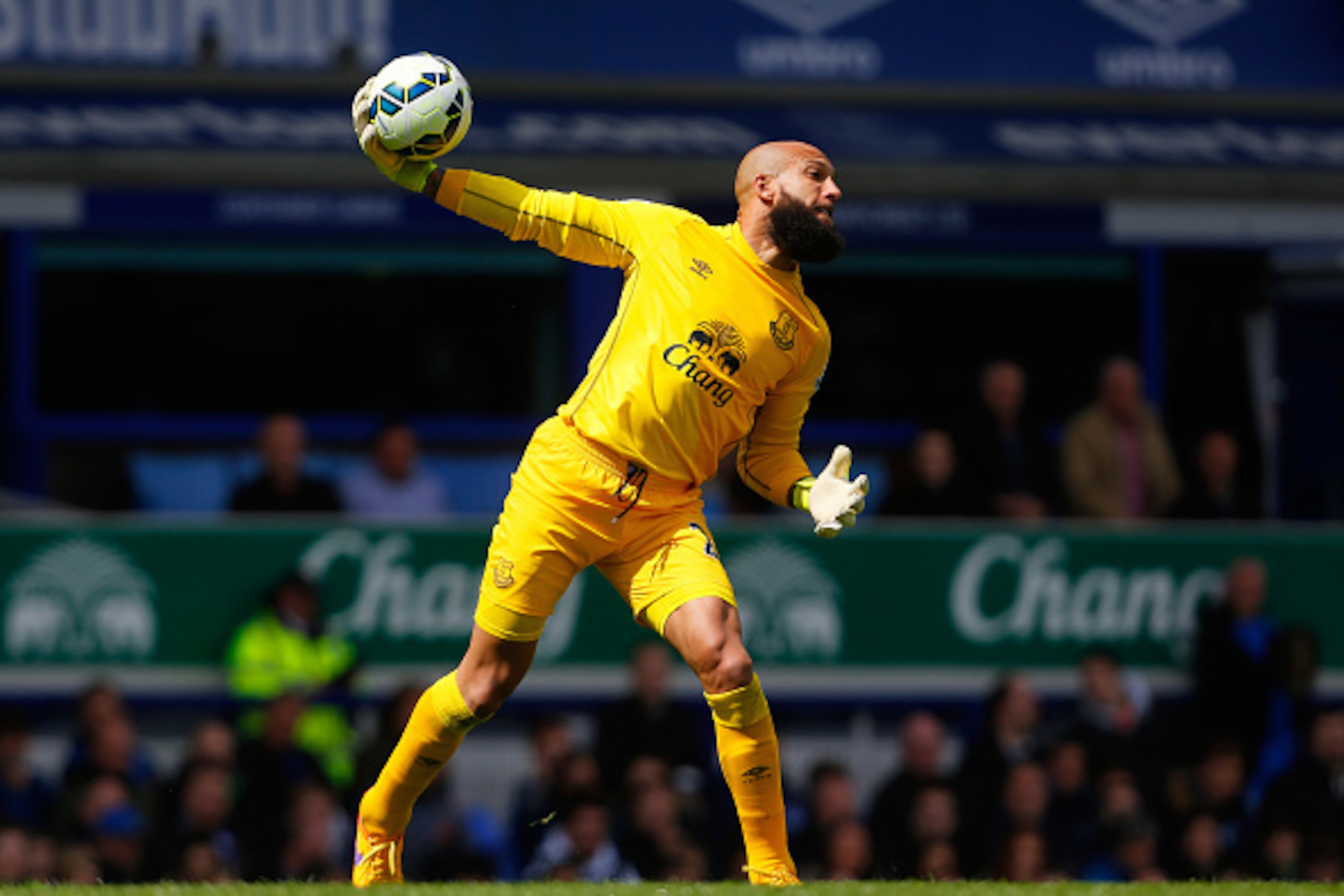 LIVERPOOL, ENGLAND - MAY 09:  Tim Howard of Everton during the Barclays Premier League match between Everton and Sunderland at Goodison Park on May 9, 2015 in Liverpool, England.  (Photo by Paul Thomas/Getty Images)