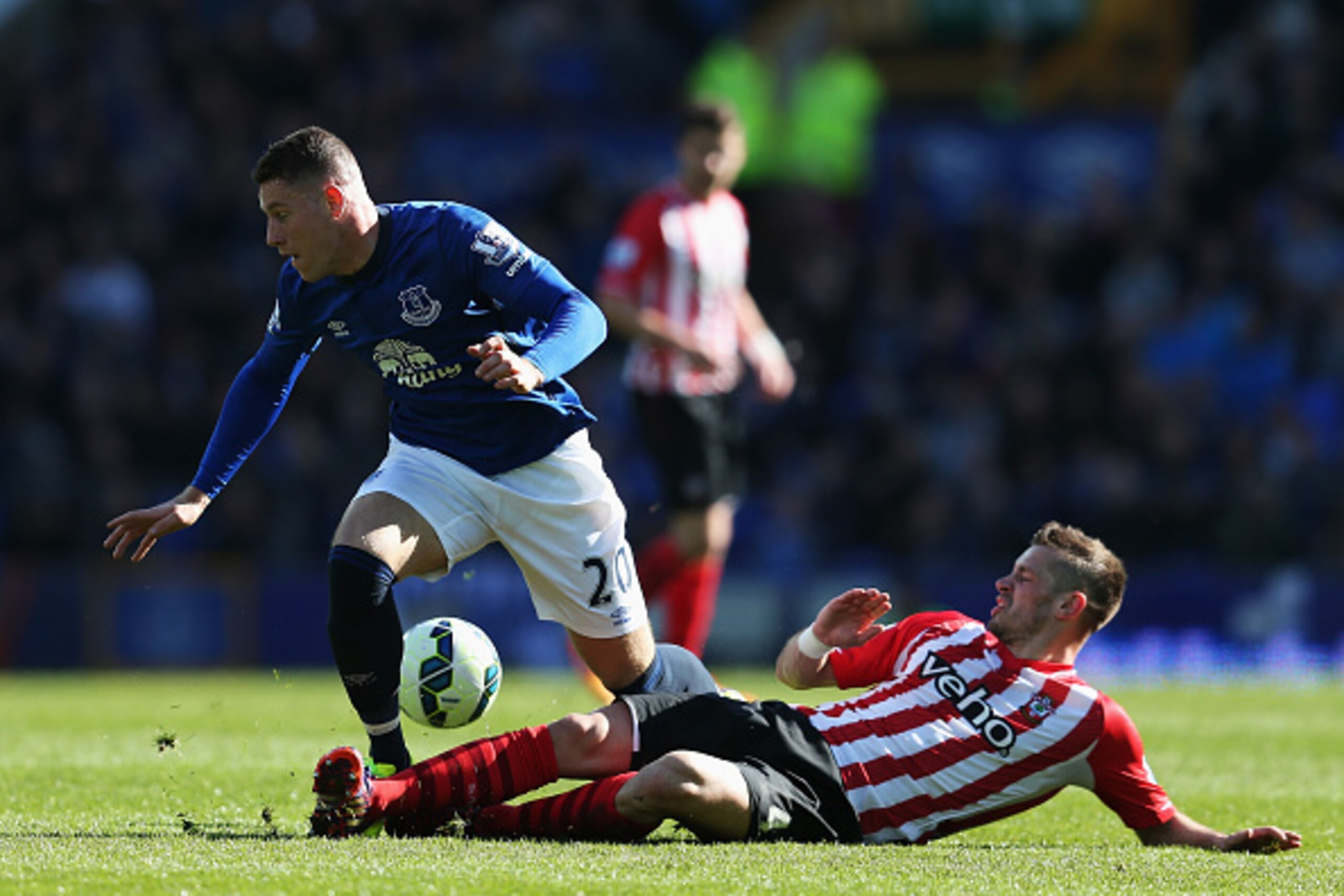LIVERPOOL, ENGLAND - APRIL 04: Ross Barkley of Everton is tackled by Morgan Schneiderlin of Southampton during the Barclays Premier League match between Everton and Southampton at Goodison Park on April 4, 2015 in Liverpool, England.  (Photo by Chris Brun