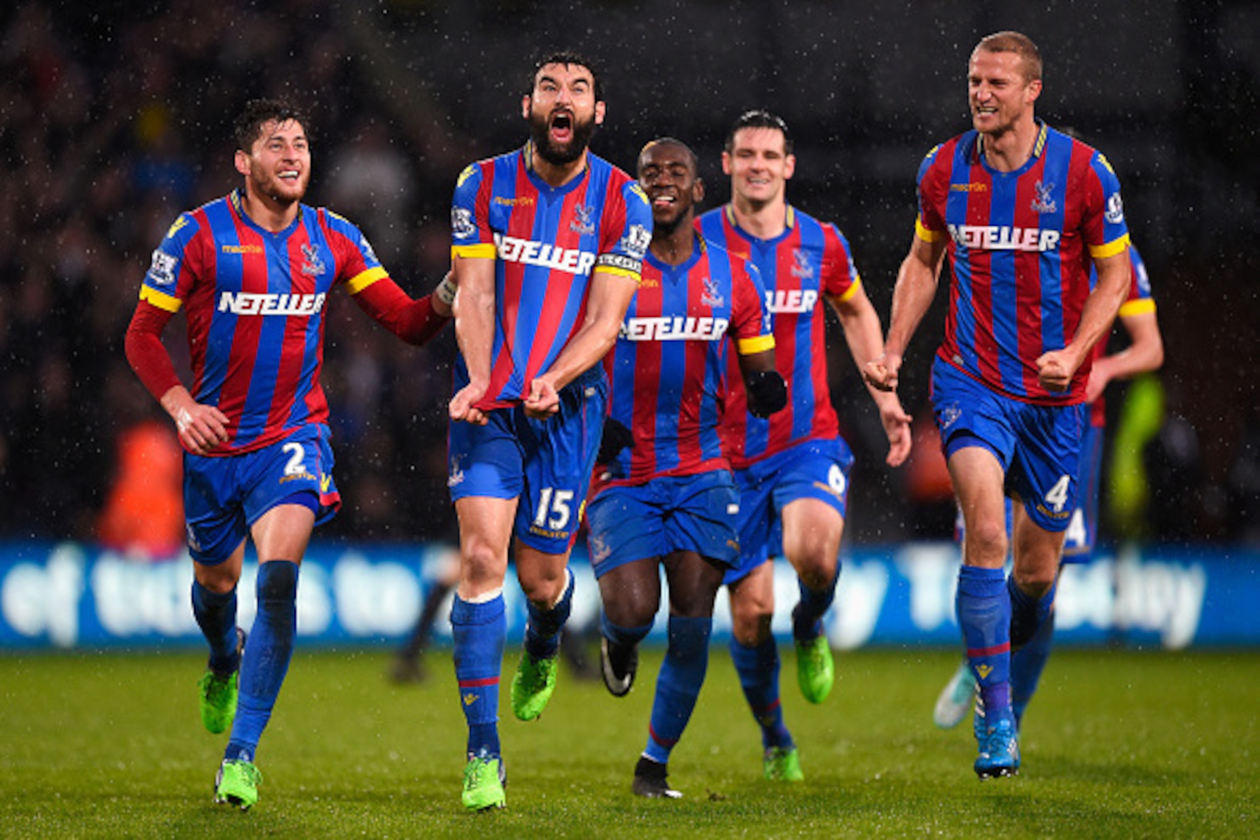 LONDON, ENGLAND - NOVEMBER 23:  Mile Jedinak of Crystal Palace celebrates scoring his team's third goal with team mates during the Barclays Premier League match between Crystal Palace and Liverpool at Selhurst Park on November 23, 2014 in London, England.