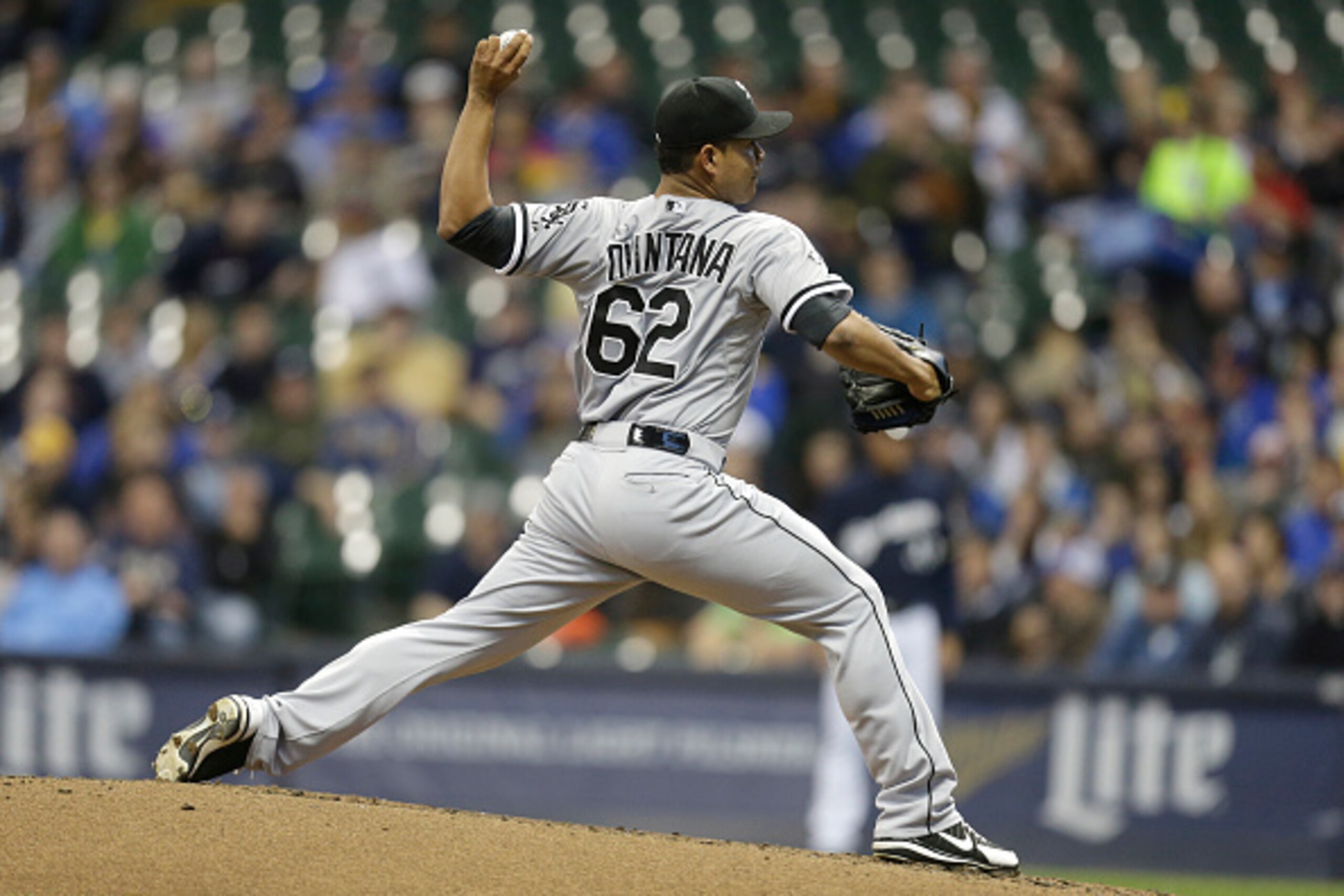 MILWAUKEE, WI - MAY 13: Jose Quintana #62 of the Chicago White Sox pitches in the first inning during the interleague game against the Milwaukee Brewers at Miller Park on May 13, 2015 in Milwaukee, Wisconsin. (Photo by Mike McGinnis/Getty Images)