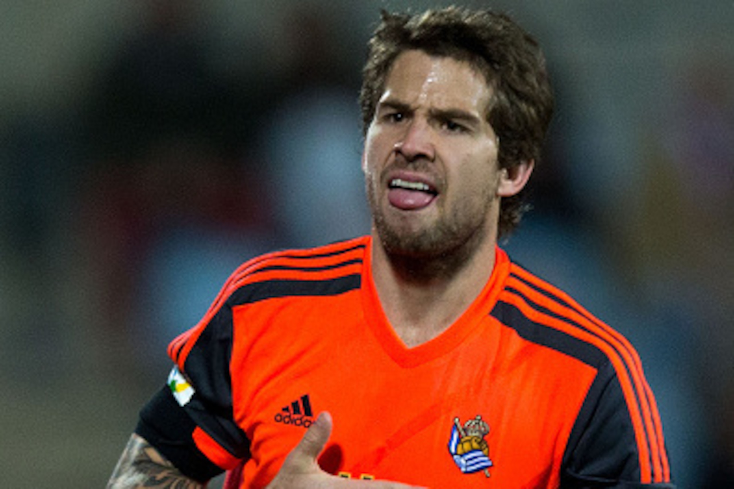 GETAFE, SPAIN - MARCH 16:  Inigo Martinez of Real Sociedad de Futbol celebrates scoring their opening goal during the La Liga match between Getafe CF and Real Sociedad de Futbol at Coliseum Alfonso Perez on March 16, 2015 in Getafe, Spain.  (Photo by Gonz
