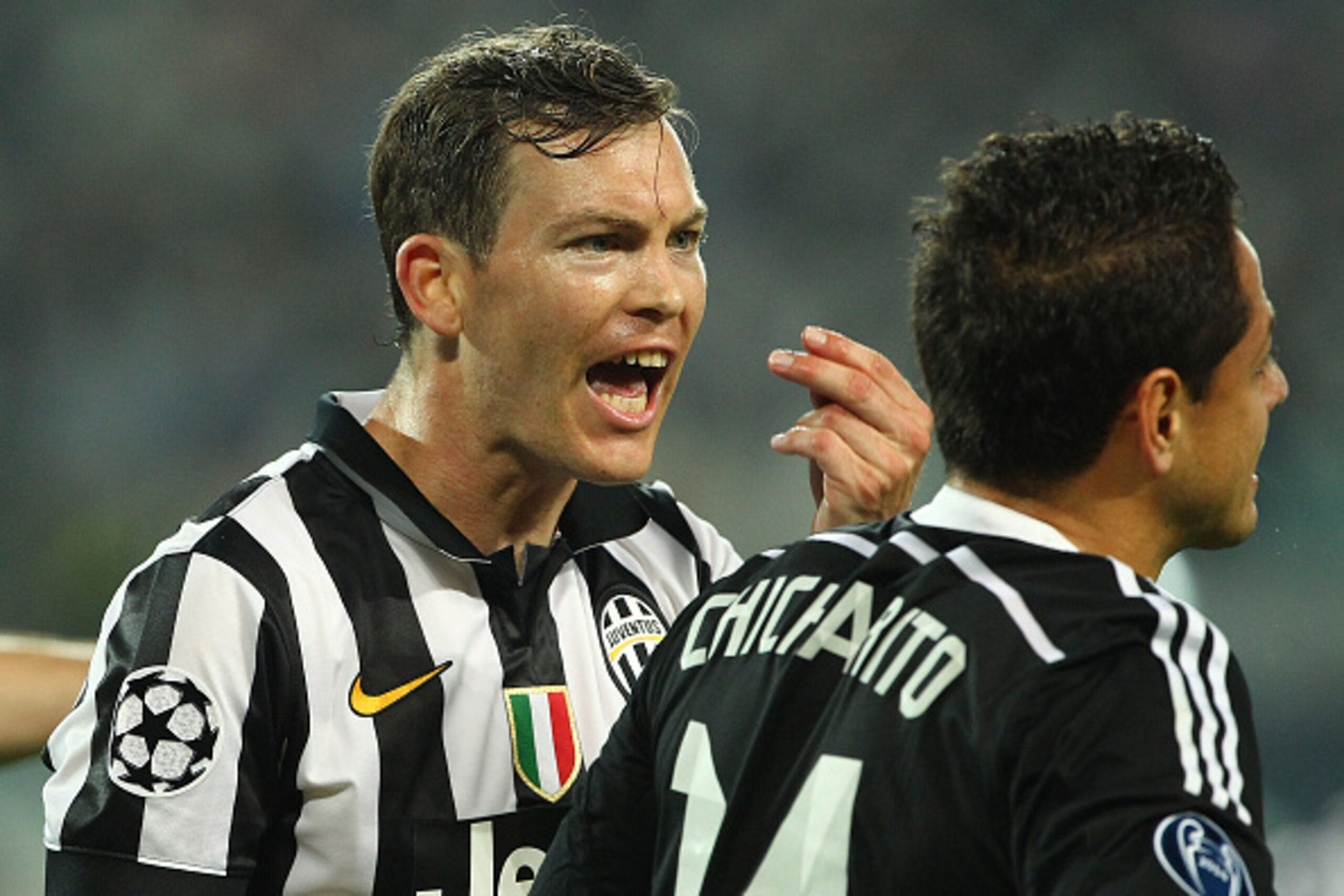 TURIN, ITALY - MAY 05: Stephan Lichtsteiner of Juventus FC shouts to Javier Hernandez during the UEFA Champions League semi final match between Juventus and Real Madrid CF at Juventus Arena on May 5, 2015 in Turin, Italy. (Photo by Marco Luzzani/Getty I TURIN, ITALY - MAY 05: Stephan Lichtsteiner of Juventus FC shouts to Javier Hernandez during the UEFA Champions League semi final match between Juventus and Real Madrid CF at Juventus Arena on May 5, 2015 in Turin, Italy. (Photo by Marco Luzzani/Getty I