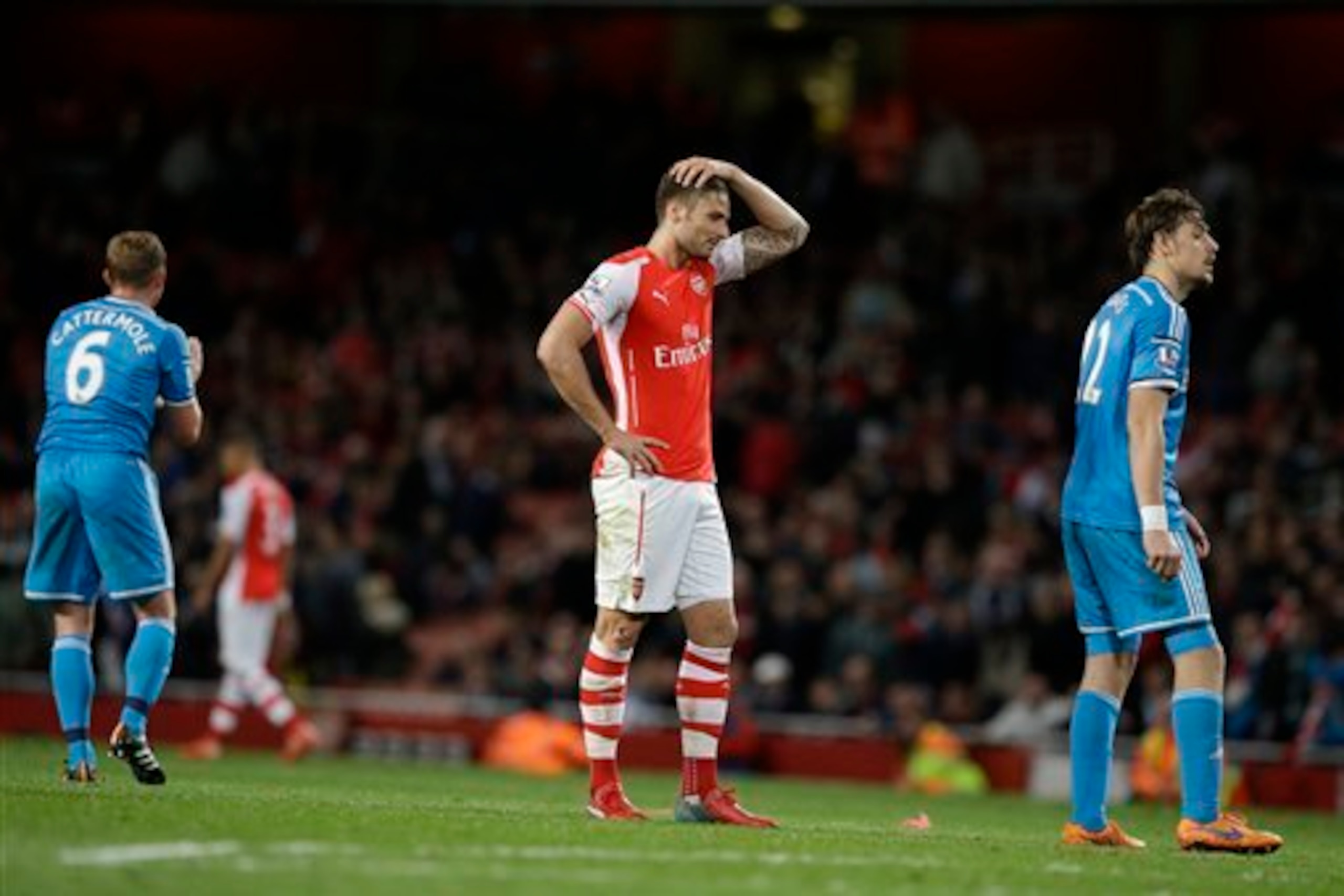 Olivier Giroud needs to adapt to help Arsenal.