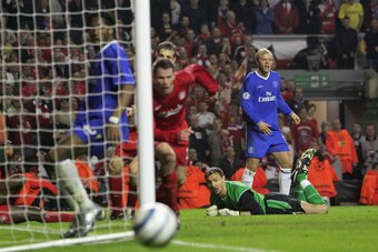 LIVERPOOL, ENGLAND - MAY 03: Eidur Gudjohnsen of Chelsea misses a chance on goal in stoppage time during the UEFA Champions League semi-final second leg match between Liverpool and Chelsea at Anfield on May 3, 2005 in Liverpool, England. (Photo by Laurenc