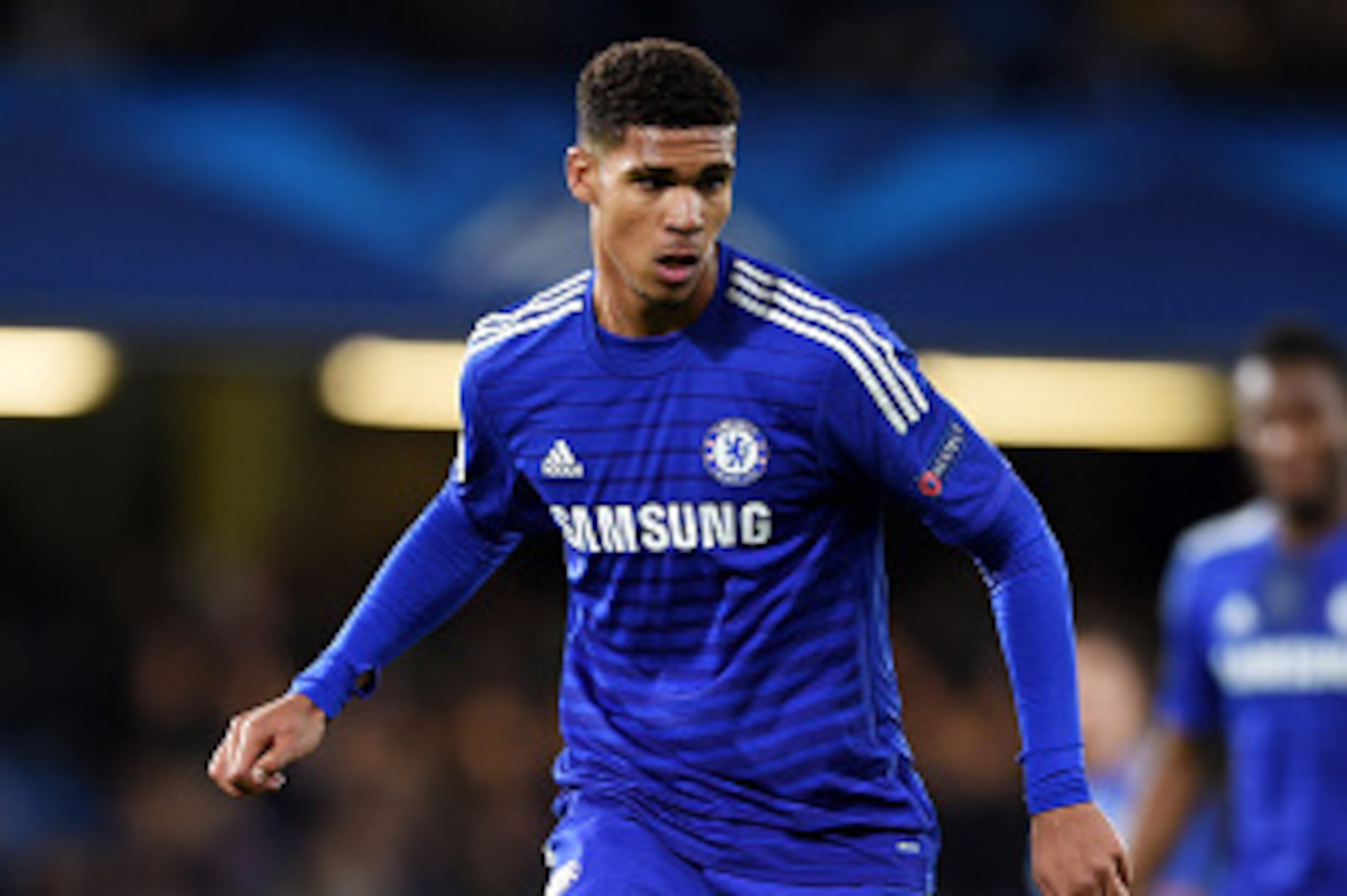 LONDON, ENGLAND - DECEMBER 10:  Ruben Loftus-Cheek of Chelsea in action during the UEFA Champions League group G match between Chelsea and Sporting Clube de Portugal at Stamford Bridge on December 10, 2014 in London, United Kingdom.  (Photo by Paul Gilham