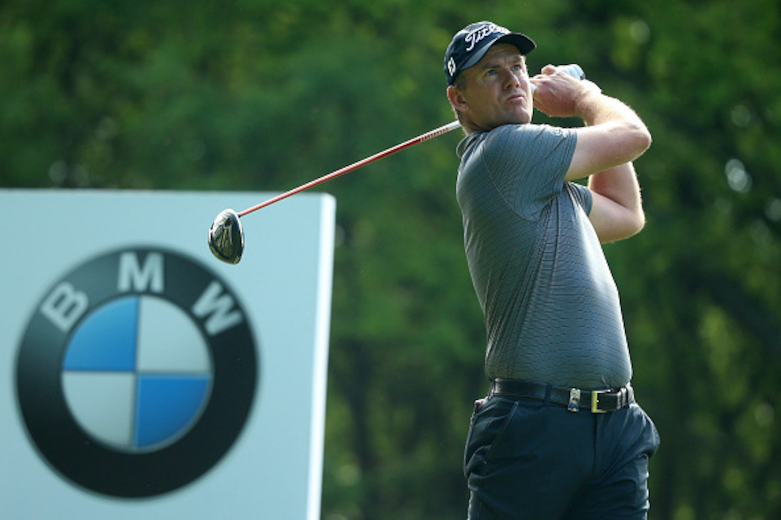 VIRGINIA WATER, ENGLAND - MAY 21:  Robert Karlsson of Sweden tees off on the 3rd hole during day 1 of the BMW PGA Championship at Wentworth on May 21, 2015 in Virginia Water, England.  (Photo by Andrew Redington/Getty Images)