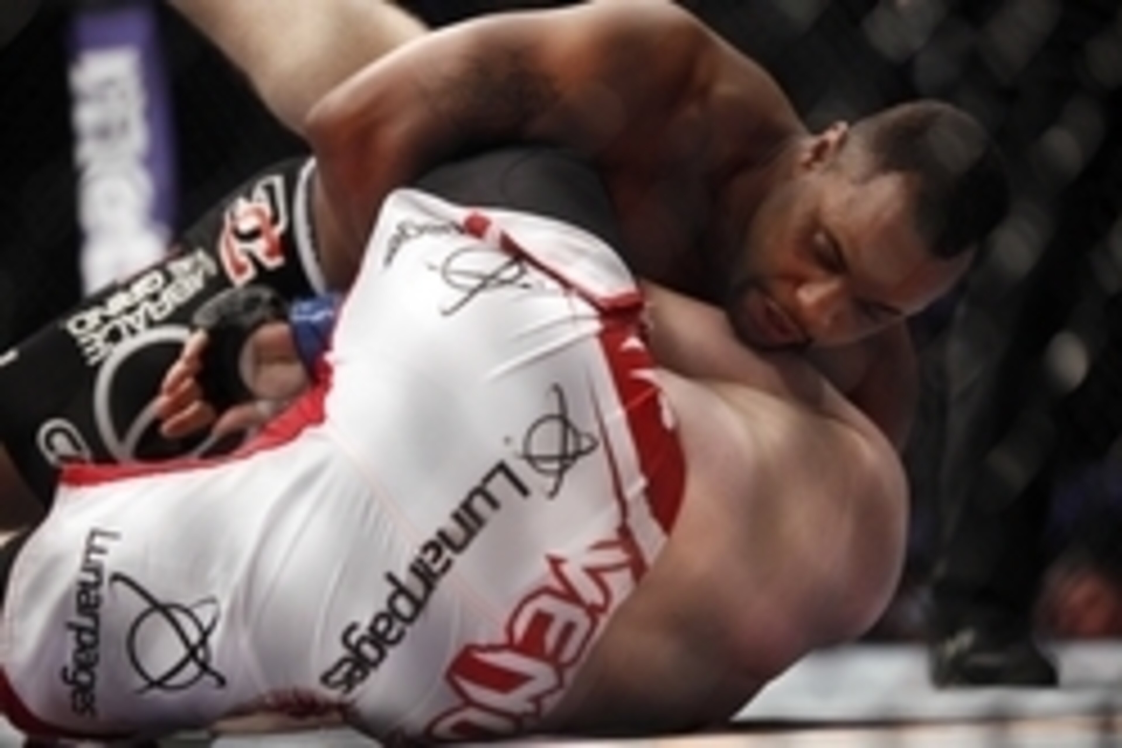Oct 19, 2013; Houston, TX, USA; Daniel Cormier (red gloves) fights against Roy Nelson (blue gloves) in their heavyweight bout during UFC 166 at Toyota Center. Mandatory Credit: Andrew Richardson-USA TODAY Sports Oct 19, 2013; Houston, TX, USA; Daniel Cormier (red gloves) fights against Roy Nelson (blue gloves) in their heavyweight bout during UFC 166 at Toyota Center. Mandatory Credit: Andrew Richardson-USA TODAY Sports