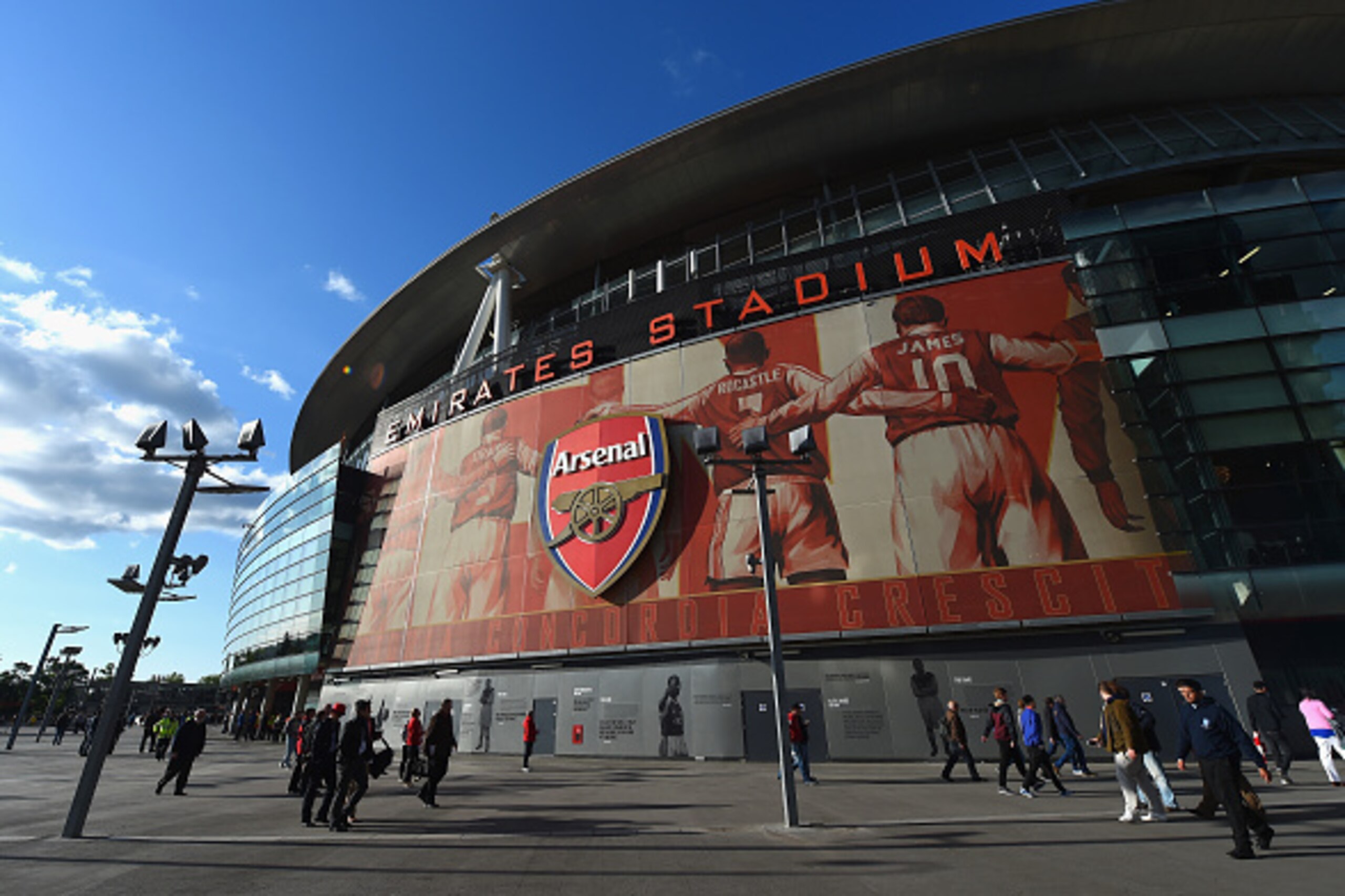 LONDON, ENGLAND - MAY 20:  Fans make their way to the stadium ahead of the Barclays Premier League match between Arsenal and Sunderland at Emirates Stadium on May 20, 2015 in London, England.  (Photo by Shaun Botterill/Getty Images)