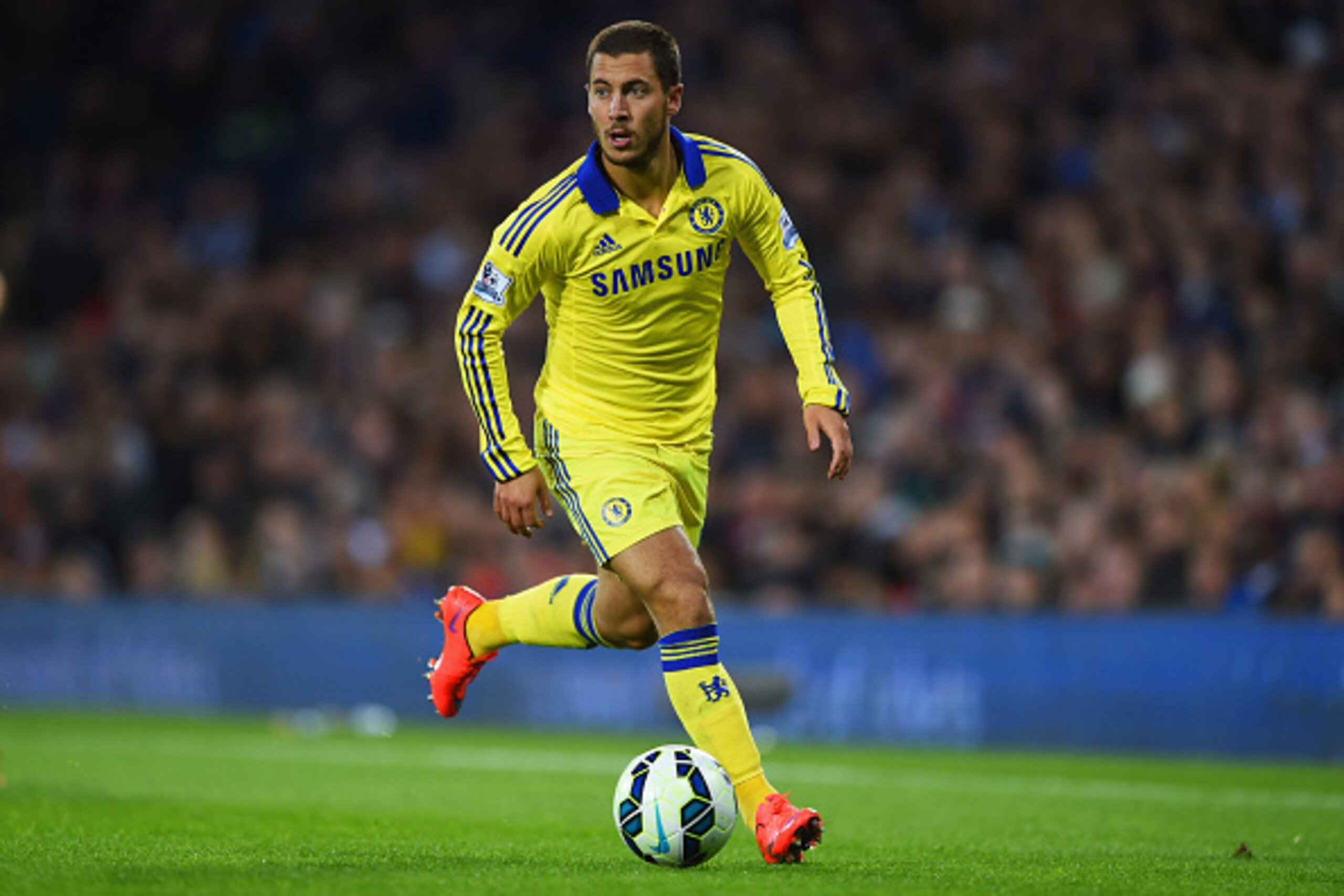 WEST BROMWICH, ENGLAND - MAY 18:  Eden Hazard of Chelsea in action during the Barclays Premier League match between West Bromwich Albion and Chelsea at The Hawthorns on May 18, 2015 in West Bromwich, England.  (Photo by Shaun Botterill/Getty Images)