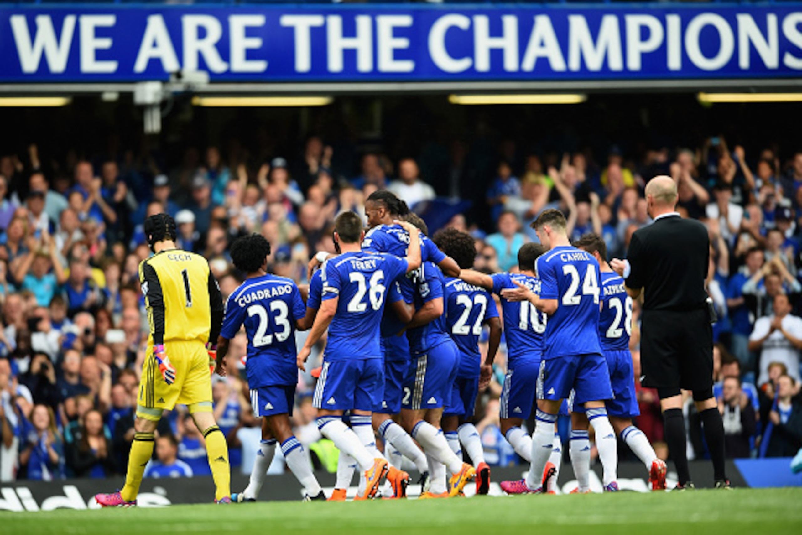 LONDON, ENGLAND - MAY 24:  Didier Drogba of Chelsea is lifted by his team mates as he is substituted during the Barclays Premier League match between Chelsea and Sunderland at Stamford Bridge on May 24, 2015 in London, England.  (Photo by Laurence Griffit