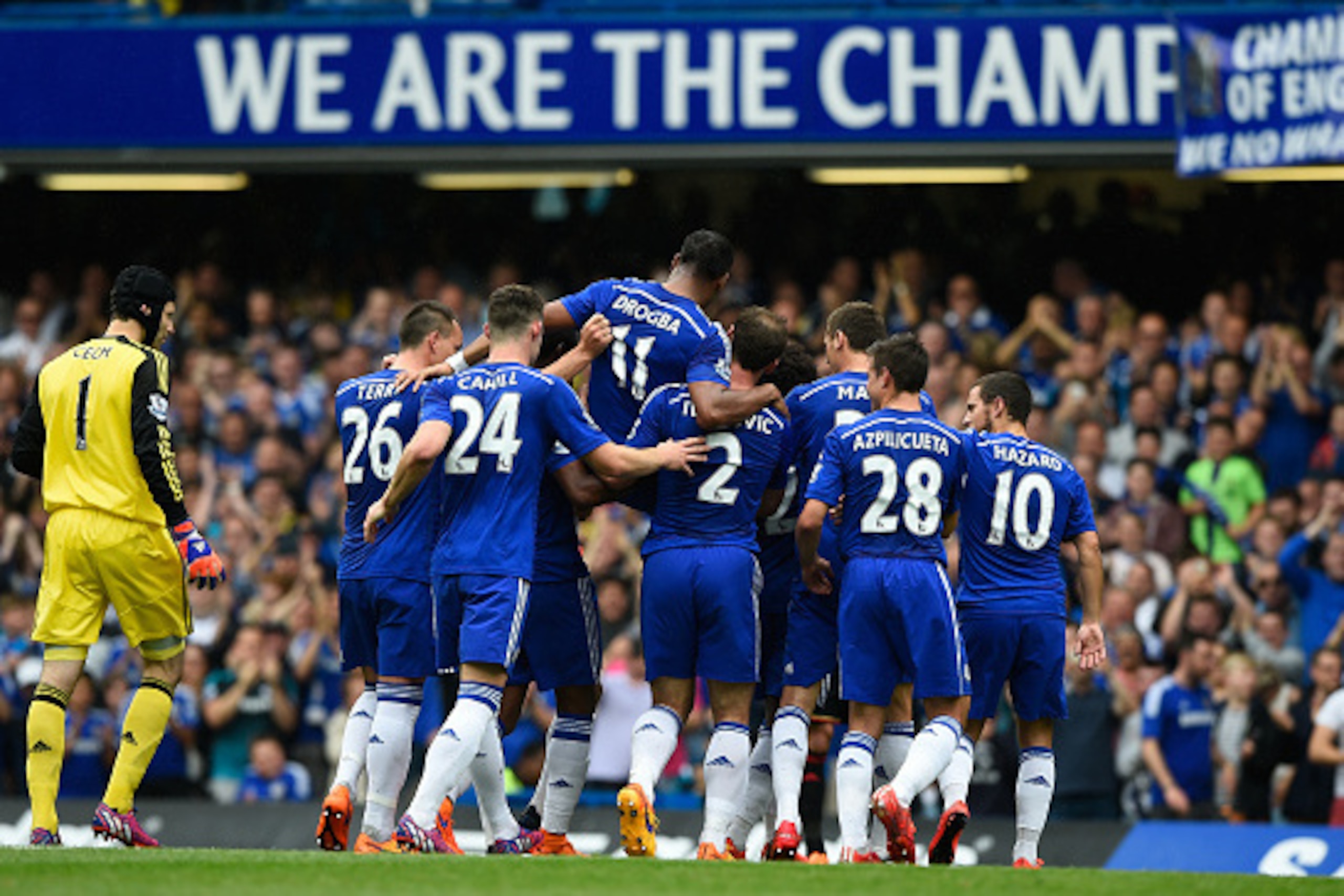 LONDON, ENGLAND - MAY 24:  Didier Drogba of Chelsea is lifted by his team mates as he is substituted during the Barclays Premier League match between Chelsea and Sunderland at Stamford Bridge on May 24, 2015 in London, England.  (Photo by Mike Hewitt/Gett
