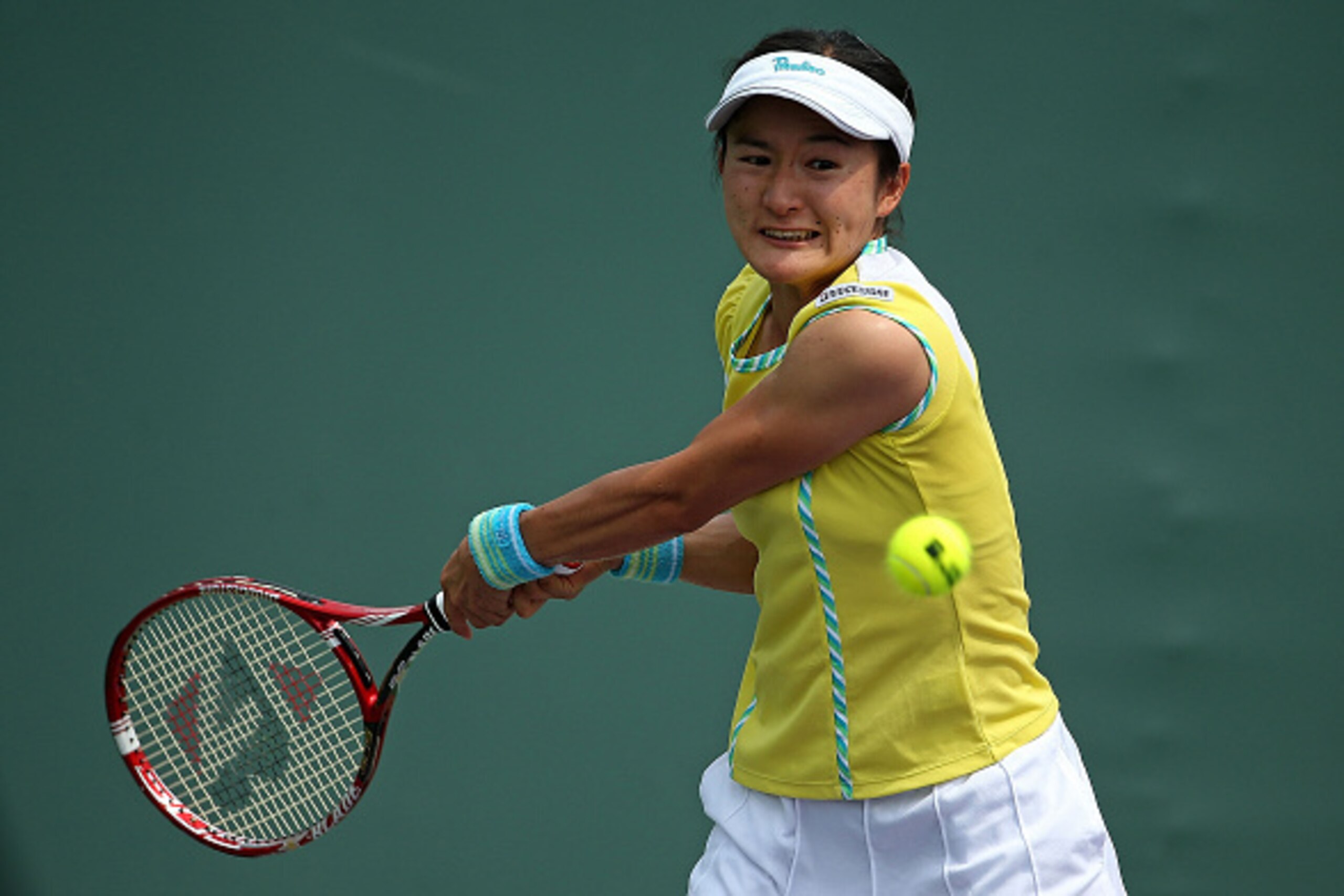 KEY BISCAYNE, FL - MARCH 27: Shuko Aoyama of Japan plays a doubles match with Renata Voracova of the Czech Republic against Andrea Hlavackova and Lucie Hradecka of the Czech Republic during Day 5 of the Miami Open presented by Itau at Crandon Park Tennis KEY BISCAYNE, FL - MARCH 27: Shuko Aoyama of Japan plays a doubles match with Renata Voracova of the Czech Republic against Andrea Hlavackova and Lucie Hradecka of the Czech Republic during Day 5 of the Miami Open presented by Itau at Crandon Park Tennis