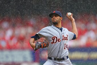 ST. LOUIS, MO - MAY 16: Starter David Price #14 of the Detroit Tigers pitches against the St. Louis Cardinals in the first inning at Busch Stadium on May 16, 2015 in St. Louis, Missouri.  (Photo by Dilip Vishwanat/Getty Images)