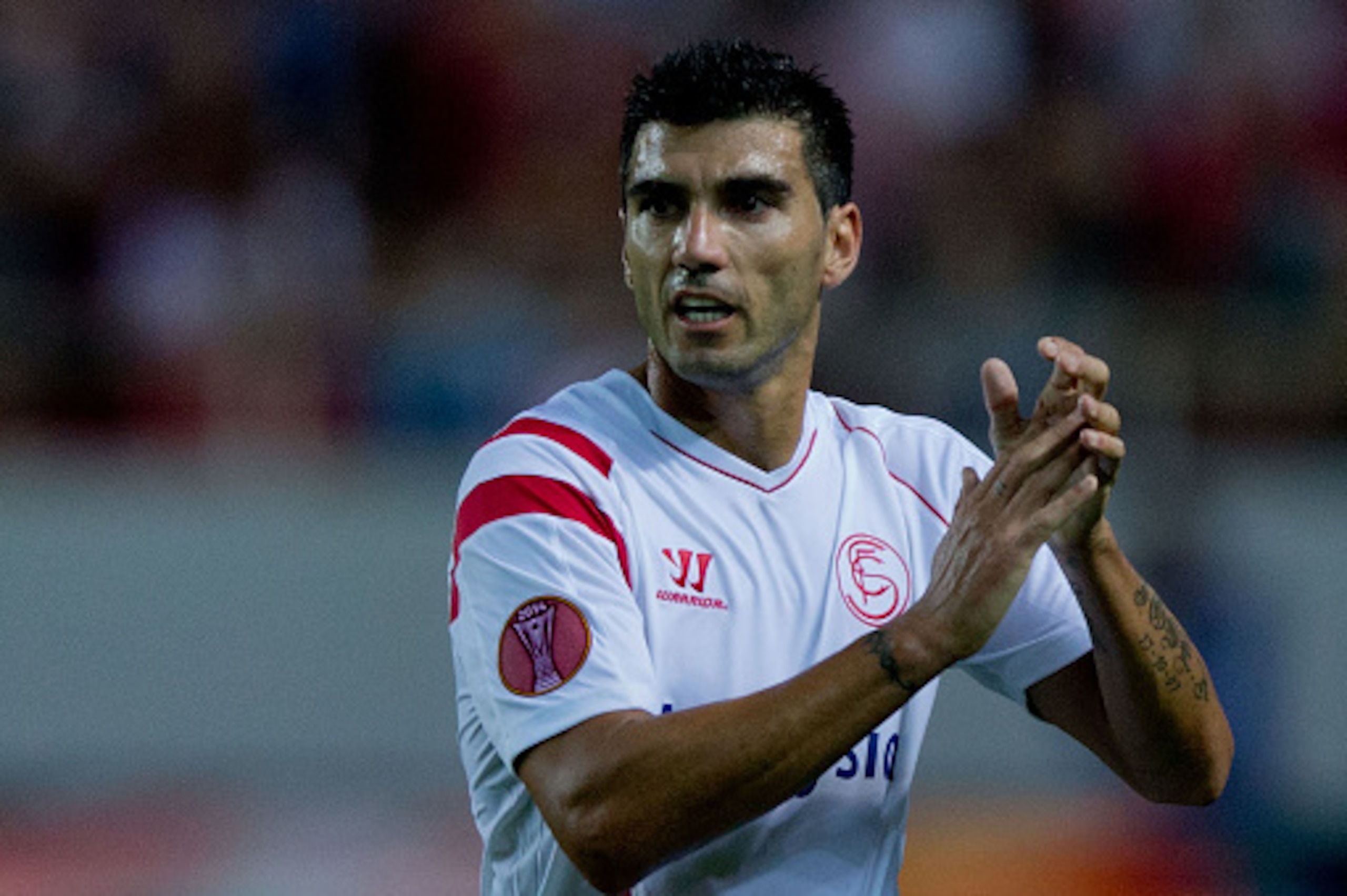 SEVILLE, SPAIN - SEPTEMBER 18:  Jose Antonio Reyes of Sevilla FC encourages his teammates during the UEFA Europa League group G match between Sevilla FC and Feyenoord at Ramon Sanchez Pizjuan stadium on September 18, 2014 in Seville, Spain.  (Photo by Gon