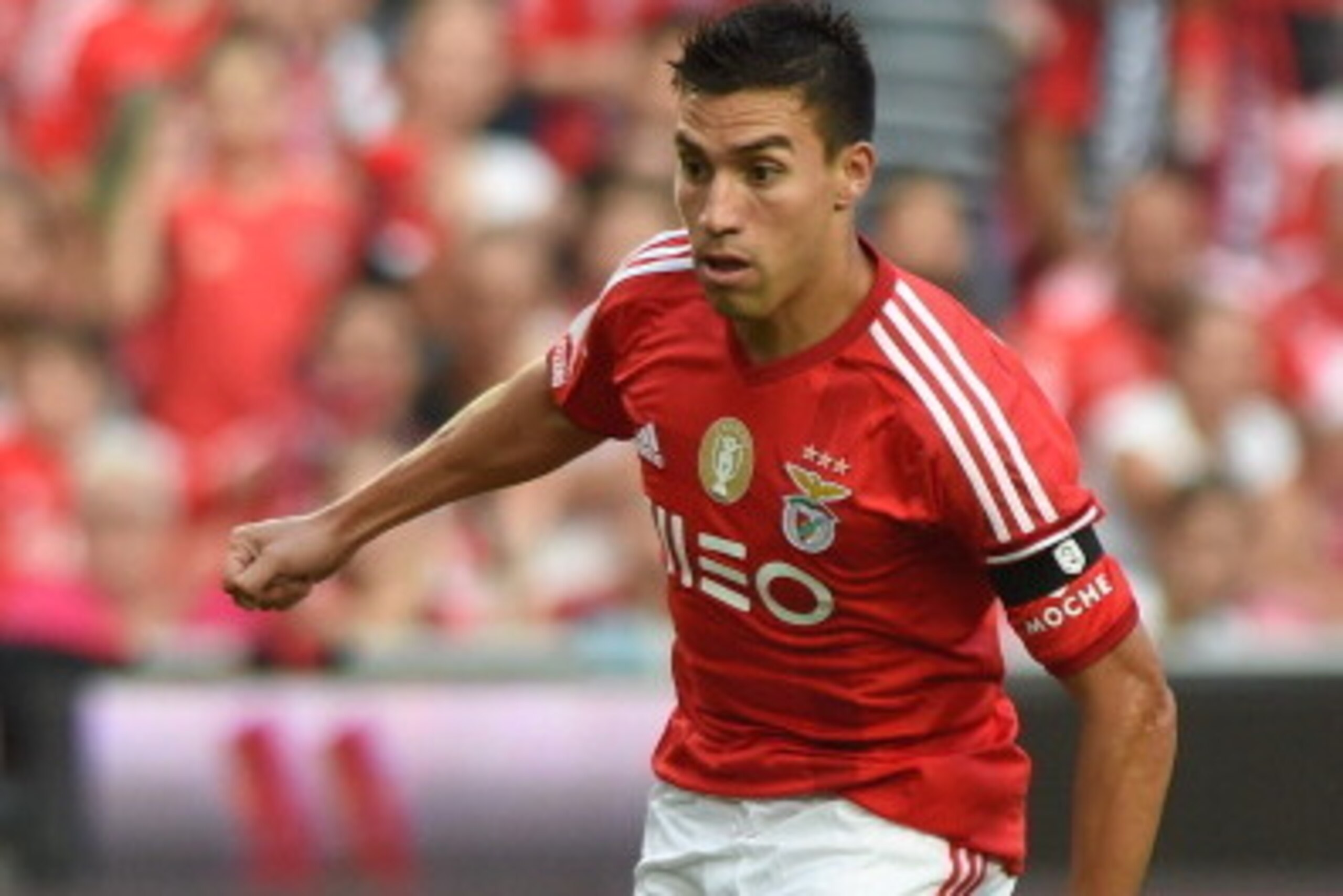 LISBON, PORTUGAL - JULY 26:  Gaitan of SL Benfica in action during the Eusebio Cup match between SL Benfica and Ajax at Estadio da Luz on July 26, 2014 in Lisbon, Portugal.  (Photo by Valerio Pennicino/Getty Images)