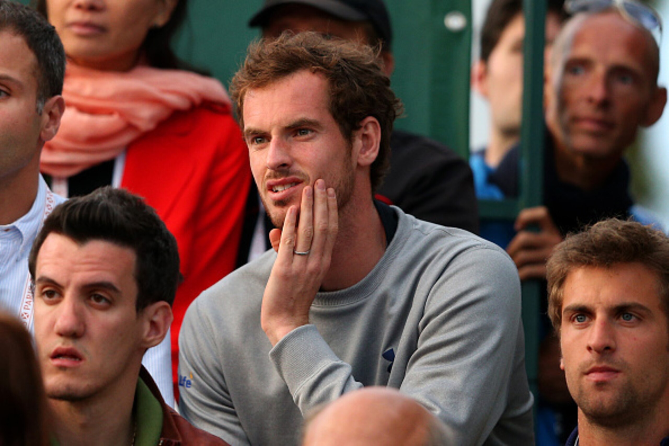 PARIS, FRANCE - MAY 25:  Andy Murray of Great Britain watches Kyle Edmund of Great Britain during his men's singles match against Stephane Robert of France on day two of the 2015 French Open at Roland Garros on May 25, 2015 in Paris, France.  (Photo by Cl