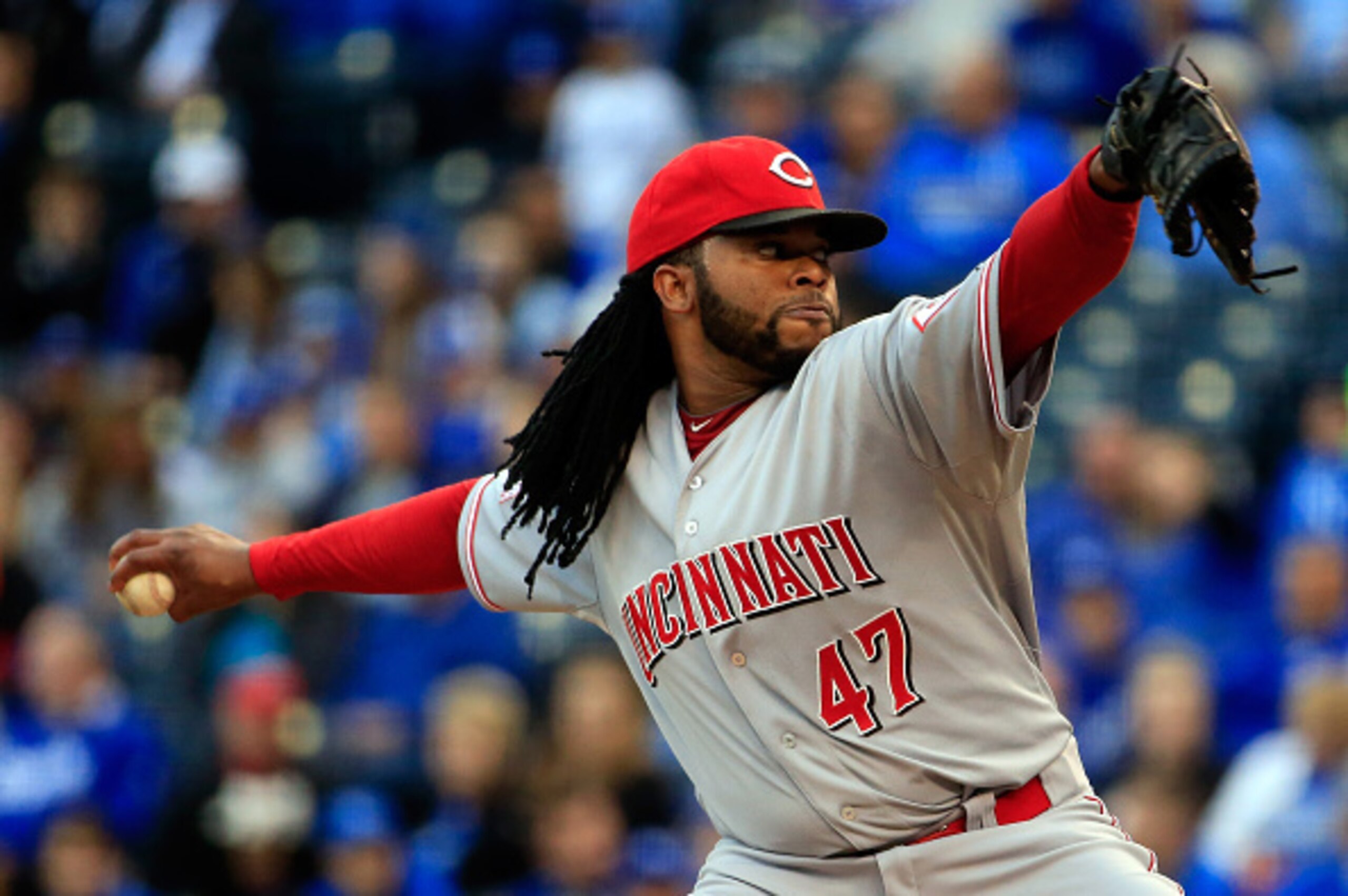 KANSAS CITY, MO - MAY 19:  Starting pitcher Johnny Cueto #47 of the Cincinnati Reds pitches during the 1st inning of the game against the Kansas City Royals at Kauffman Stadium on May 19, 2015 in Kansas City, Missouri.  (Photo by Jamie Squire/Getty Images