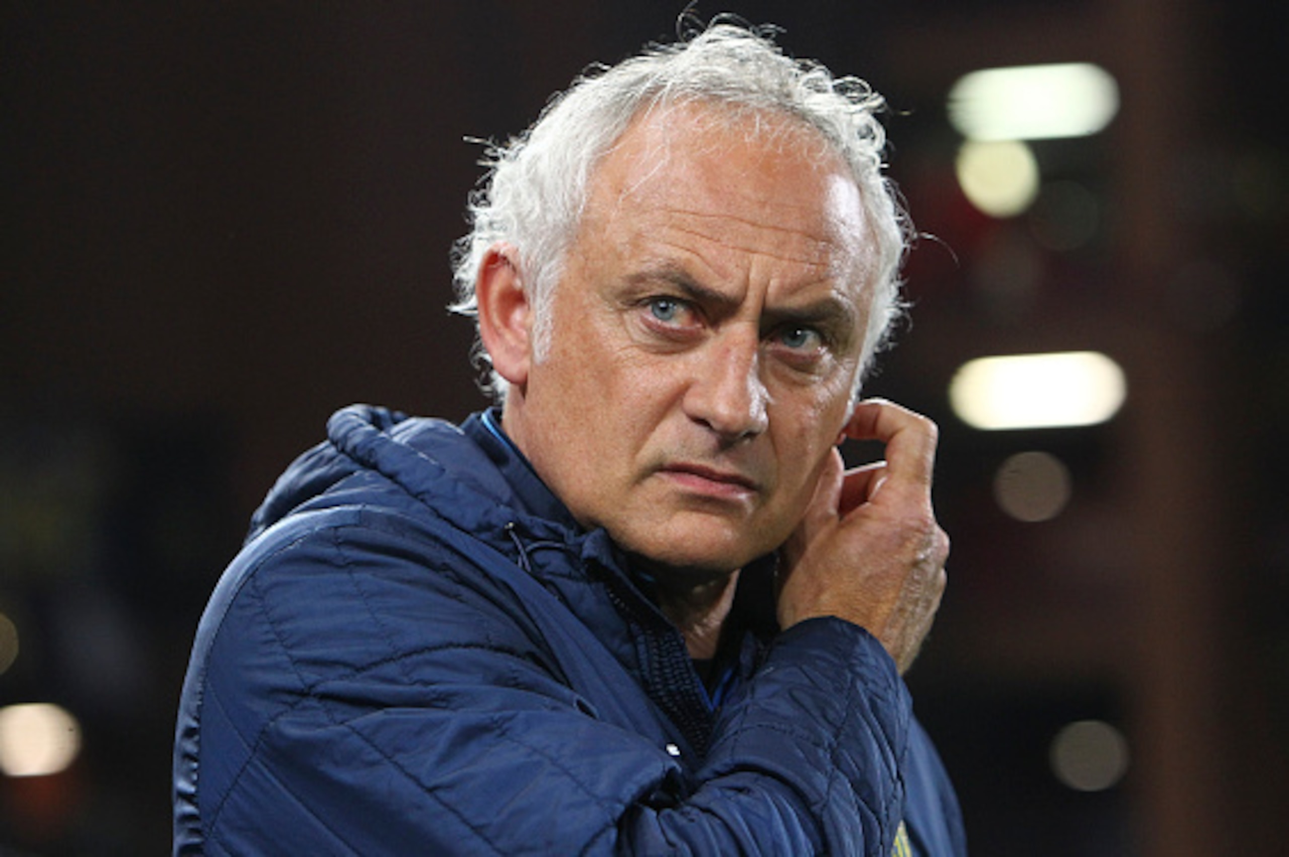 GENOA, ITALY - APRIL 29:  Hellas Verona FC coach Andrea Mandorlini looks on before the Serie A match between UC Sampdoria and Hellas Verona FC at Stadio Luigi Ferraris on April 29, 2015 in Genoa, Italy.  (Photo by Marco Luzzani/Getty Images)