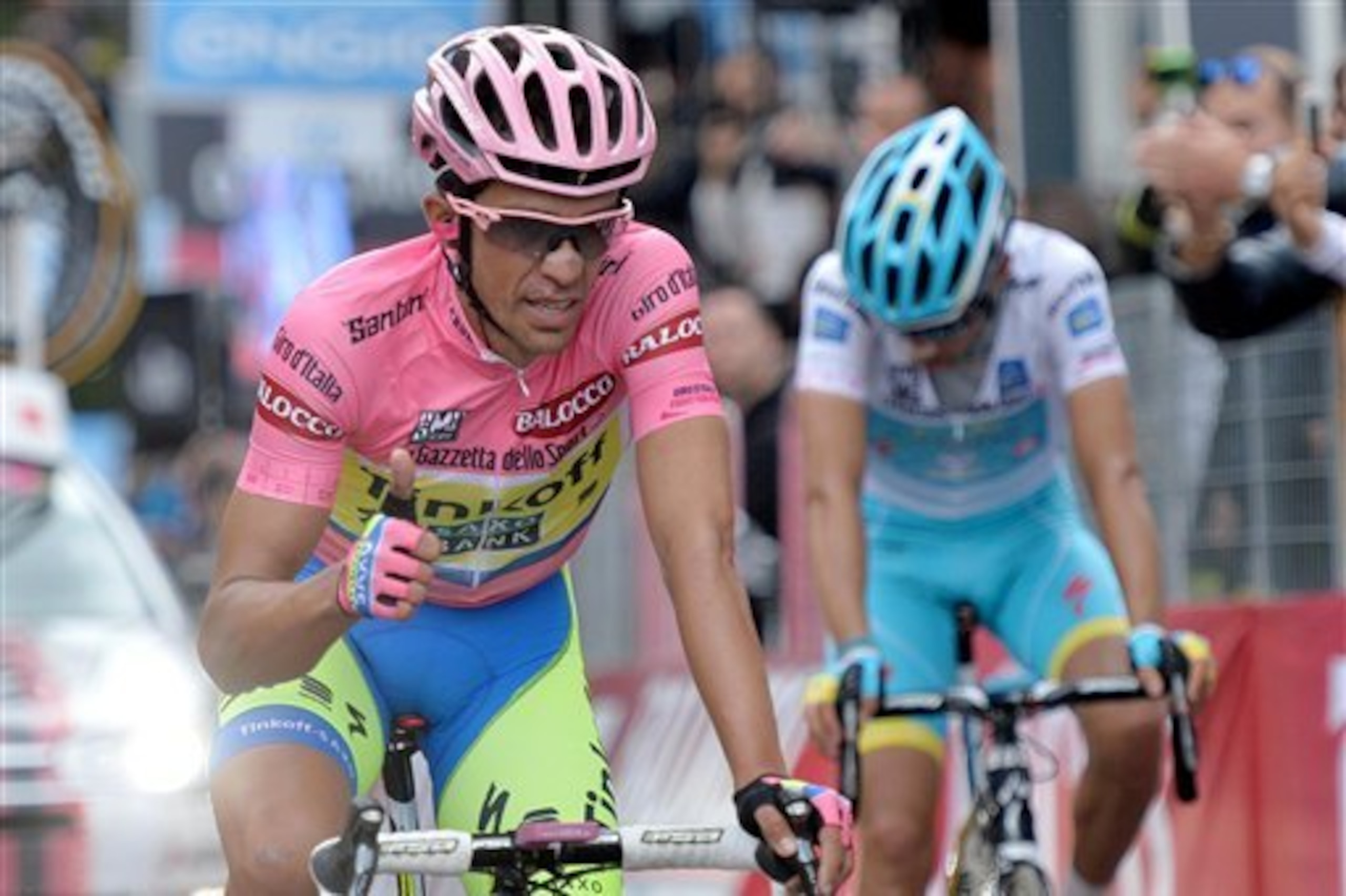 Try as they might, the Astansa riders were unable to close on Contador.