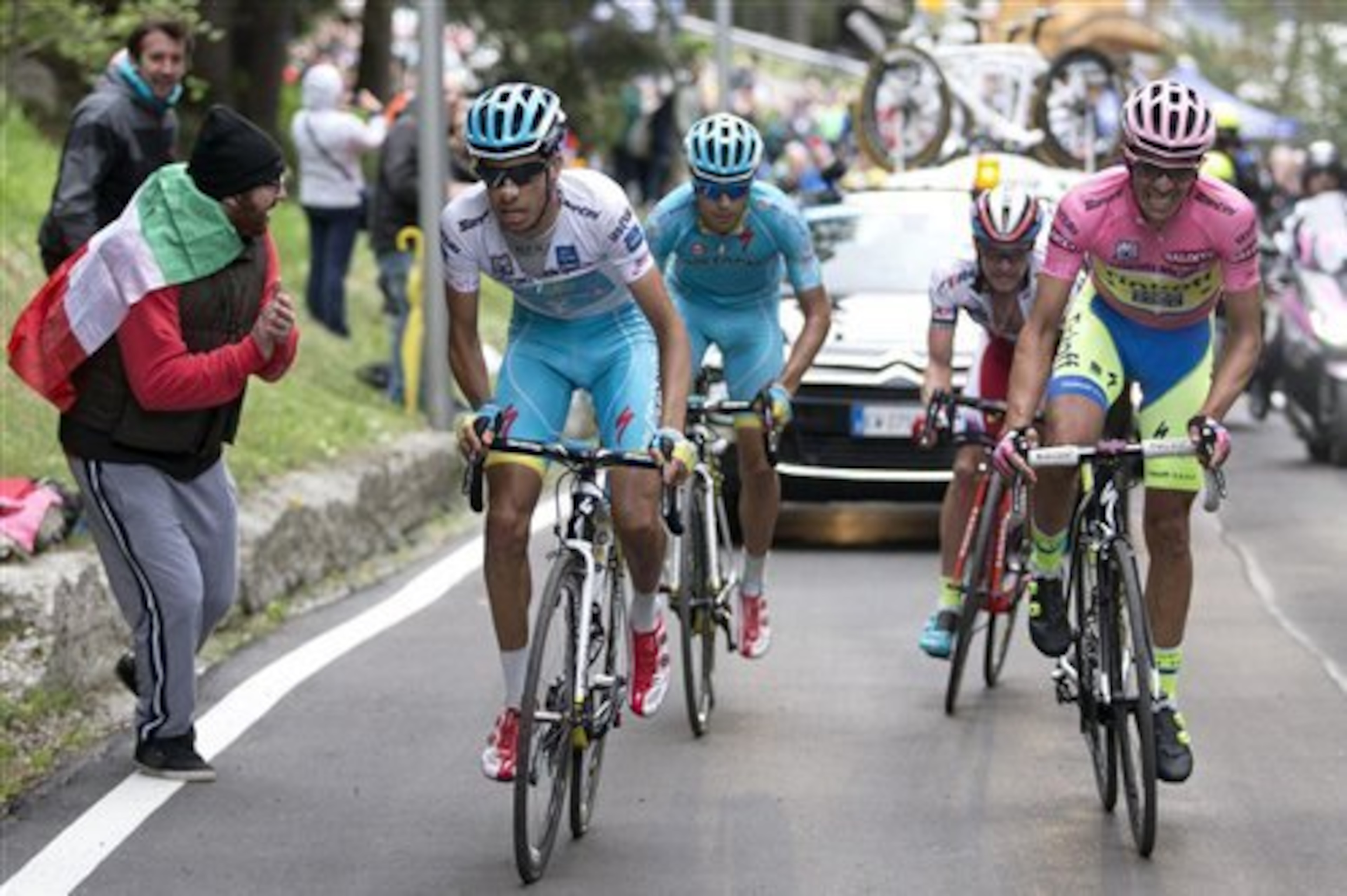 Aru leapfrogged Landa after this victory.