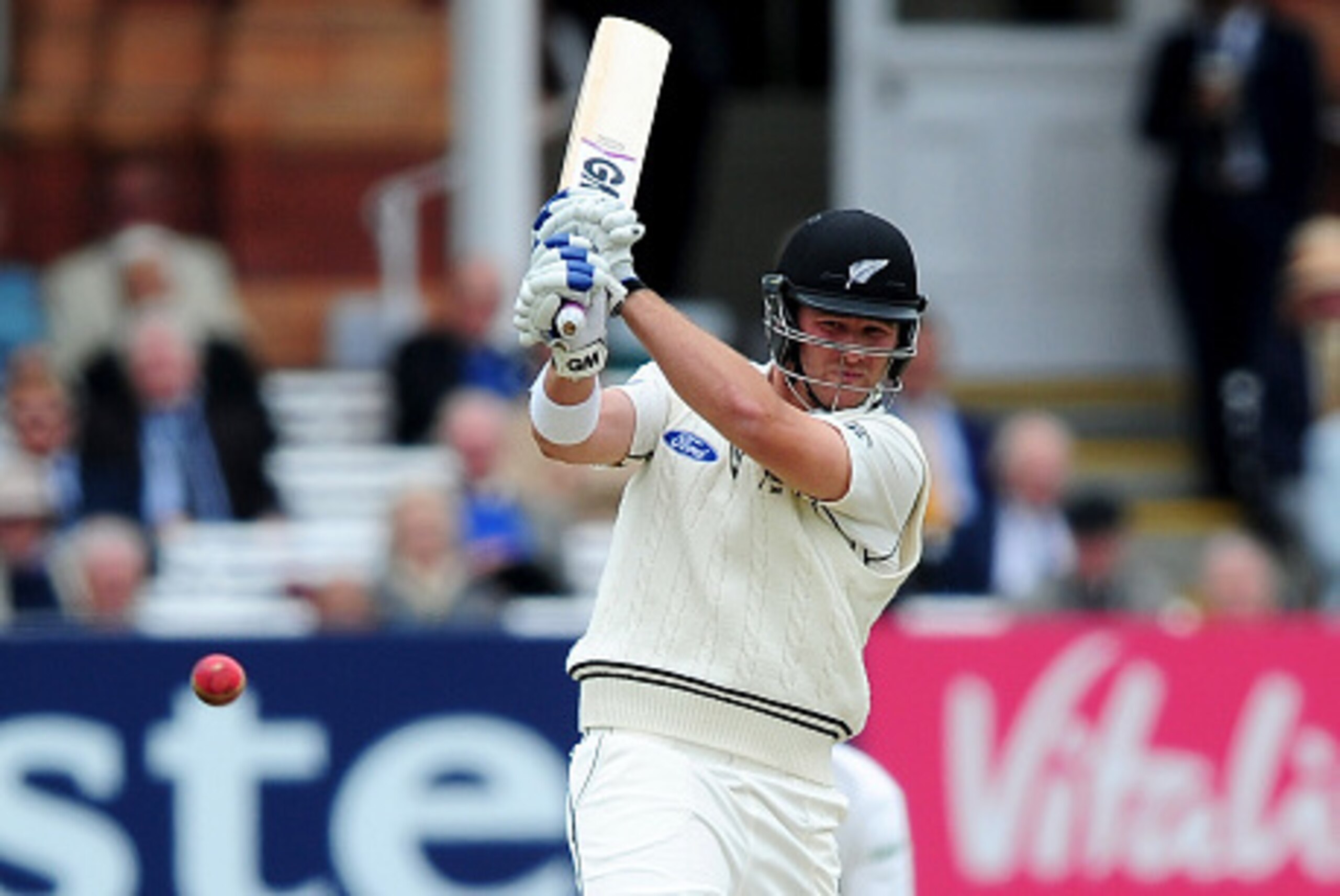LONDON, ENGLAND - MAY 25:  Corey Anderson of New Zealand bats during day five of the 1st Investec Test Match between England and New Zealand at Lord's Cricket Ground on May 25, 2015 in London, England.  (Photo by Dan Mullan/Getty Images)