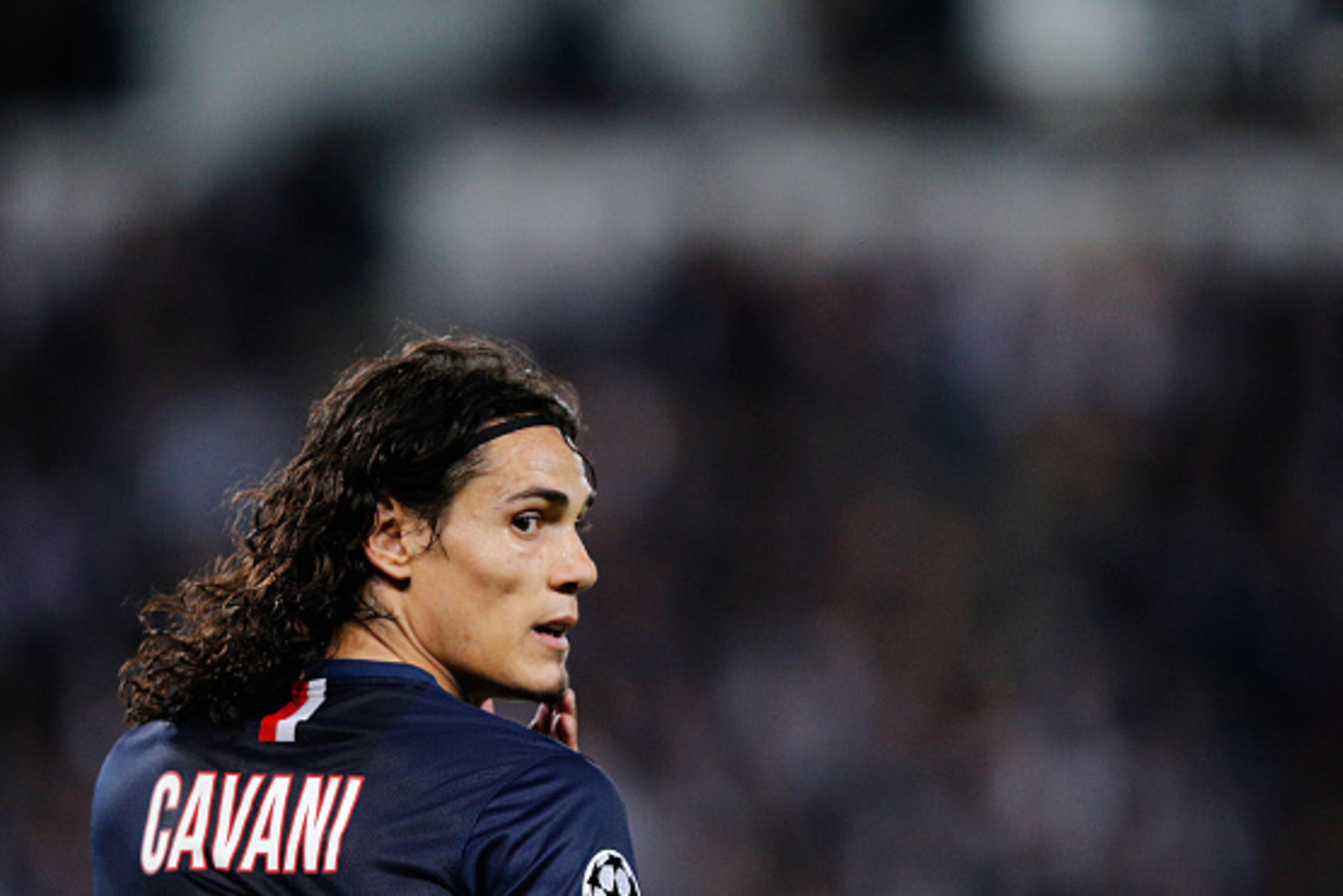 PARIS, FRANCE - SEPTEMBER 30:  Edinson Cavani of PSG waits for a corner to be taken during the Group F UEFA Champions League match between Paris Saint-Germain v FC Barcelona held at Parc des Princes on September 30, 2014 in Paris, France.  (Photo by Dean 