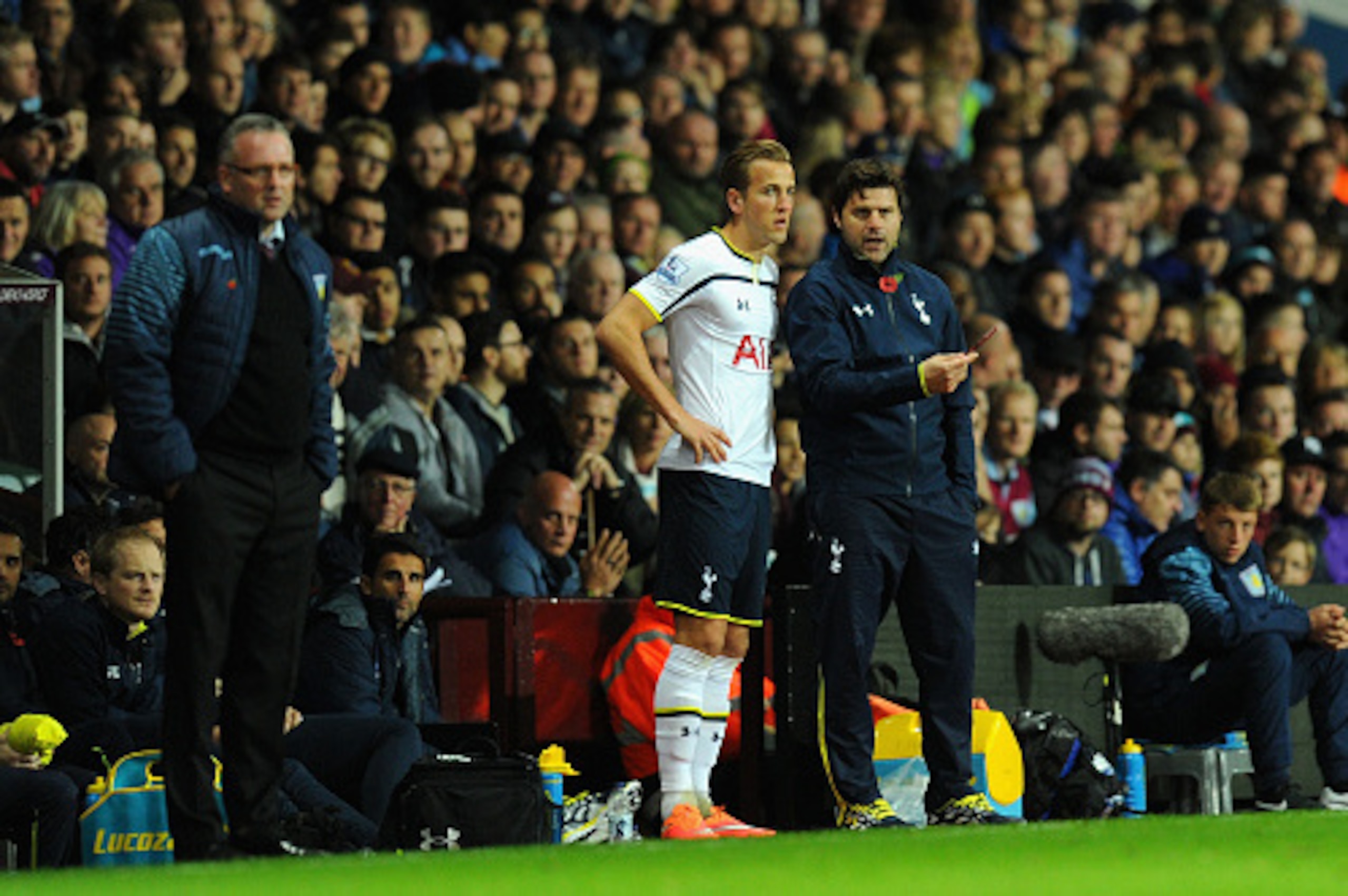 BIRMINGHAM, ENGLAND - NOVEMBER 02: Spurs striker Harry Kane is spoke to by manager Mauricio Pochettino (r) before coming on to score the winning goal during the Barclays Premier League match between Aston Villa and Tottenham Hotspur at Villa Park on Nove BIRMINGHAM, ENGLAND - NOVEMBER 02: Spurs striker Harry Kane is spoke to by manager Mauricio Pochettino (r) before coming on to score the winning goal during the Barclays Premier League match between Aston Villa and Tottenham Hotspur at Villa Park on Nove