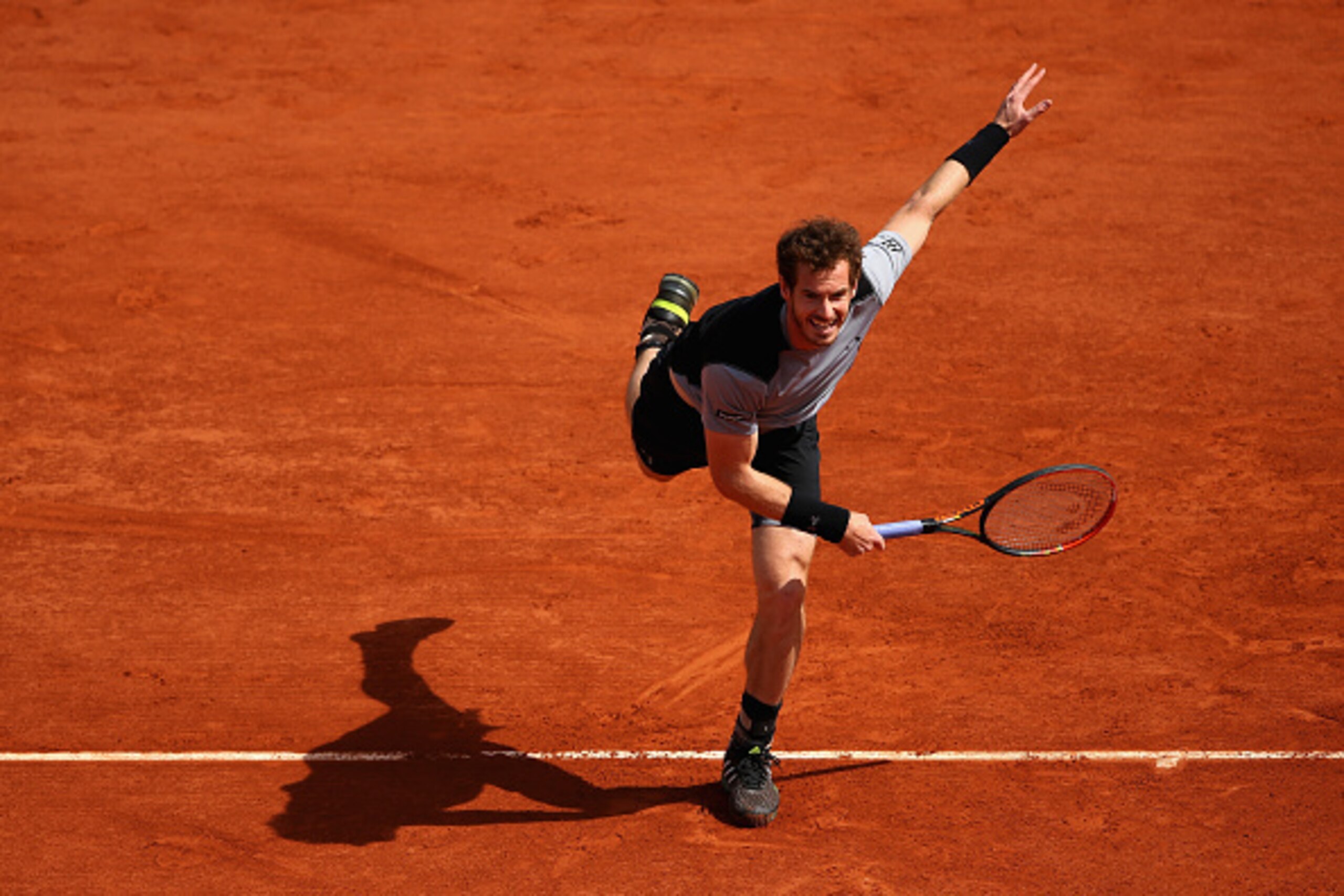 PARIS, FRANCE - MAY 30:  Andy Murray of Great Britain in action in his Men's Singles match against Nick Kyrgios of Australia on day seven of the 2015 French Open at Roland Garros on May 30, 2015 in Paris, France.  (Photo by Clive Brunskill/Getty Images)