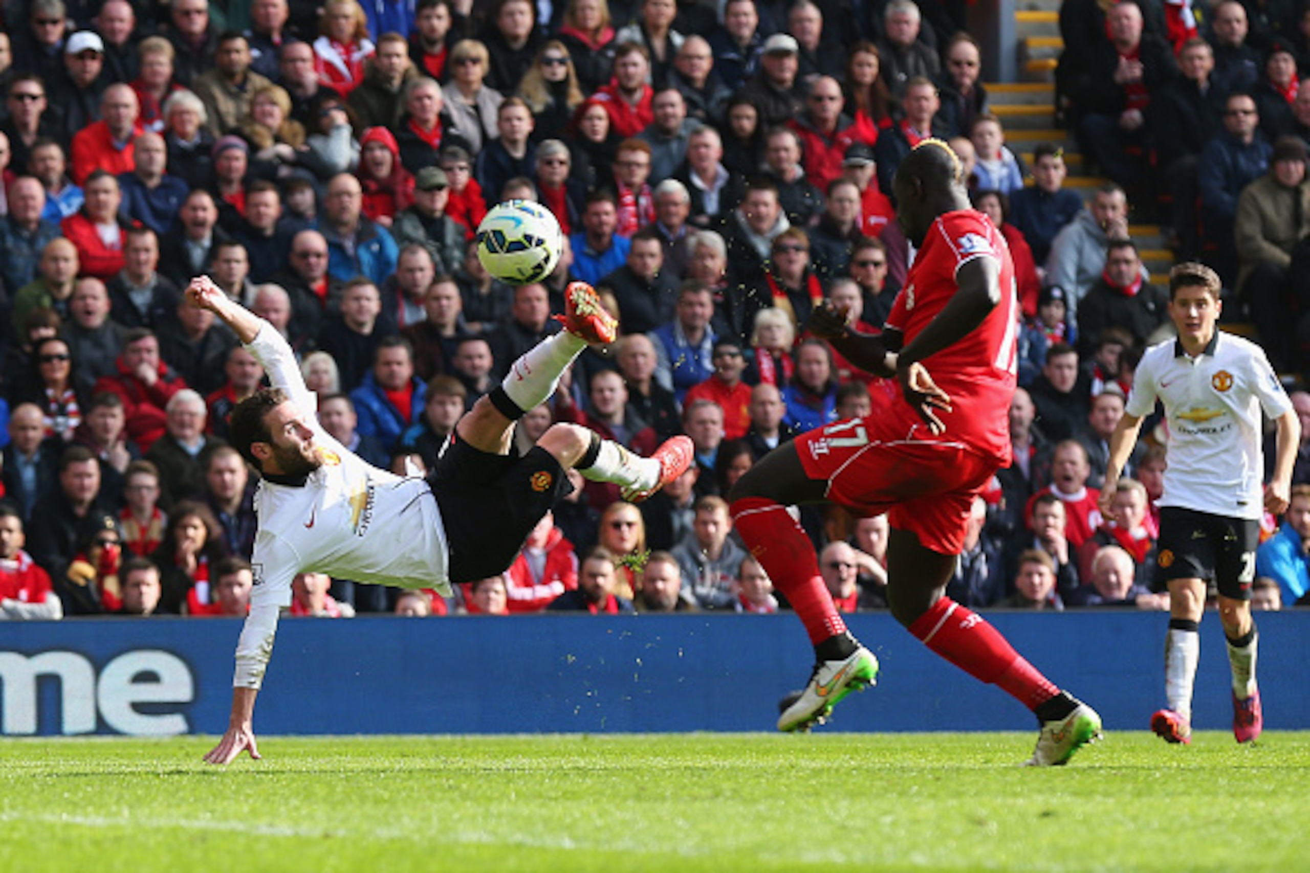 LIVERPOOL, ENGLAND - MARCH 22:  Juan Mata of Manchester United scores his second goal during the Barclays Premier League match between Liverpool and Manchester United at Anfield on March 22, 2015 in Liverpool, England.  (Photo by Alex Livesey/Getty Images