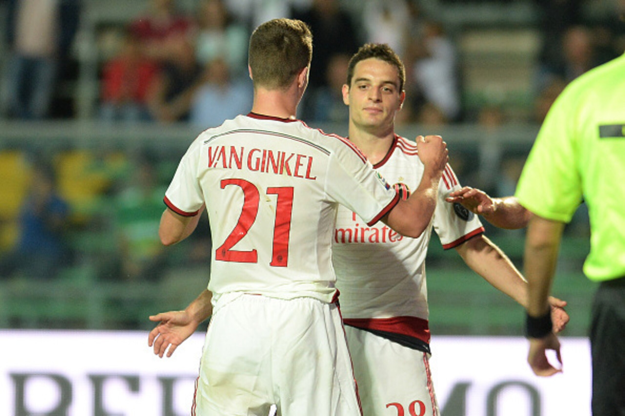 BERGAMO, ITALY - MAY 30:  Giacomo Bonaventura (R)  of AC Milan celebrates after scoring his team's third goal during the Serie A match between Atalanta BC and AC Milan at Stadio Atleti Azzurri d'Italia on May 30, 2015 in Bergamo, Italy.  (Photo by Dino Pa