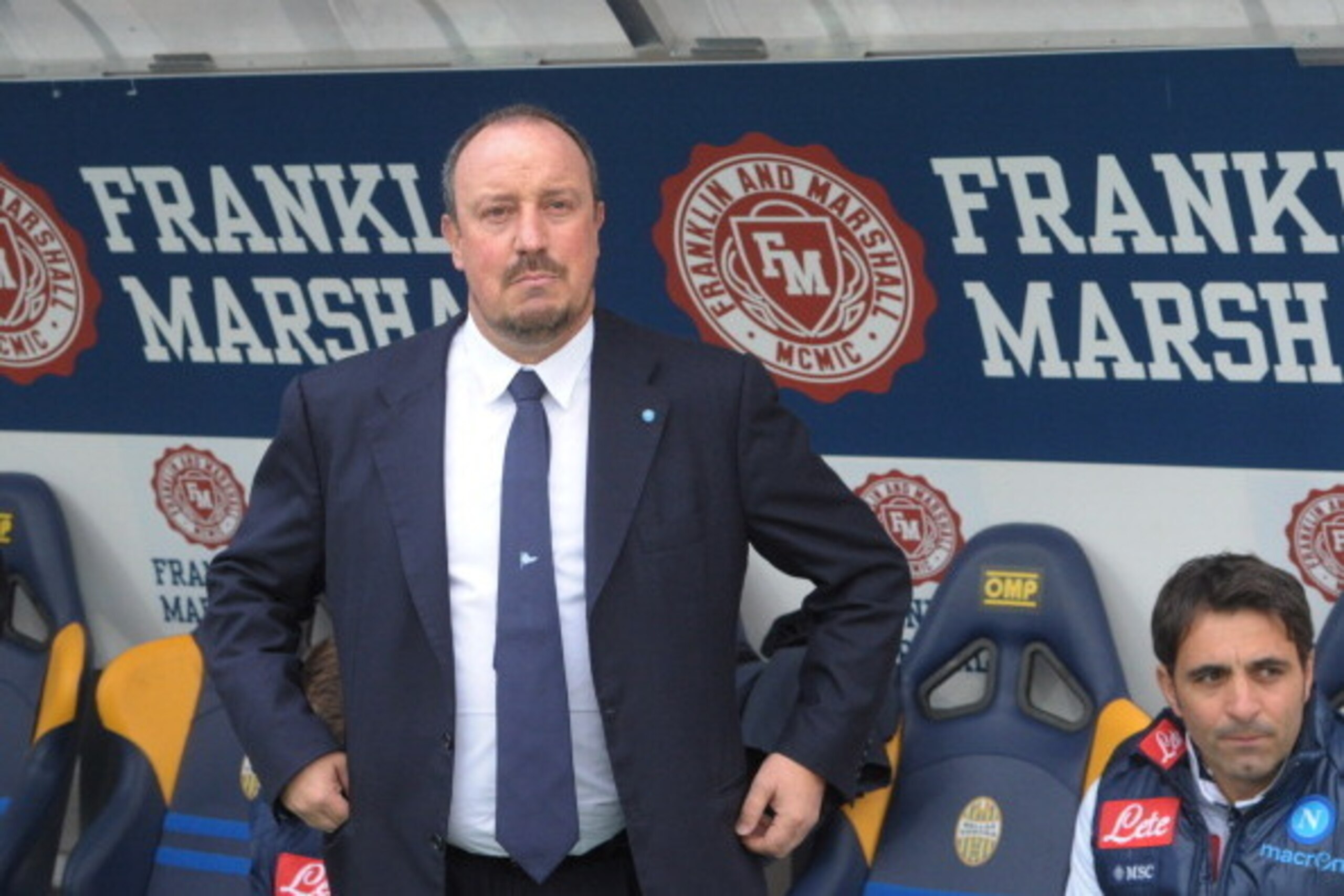 VERONA, ITALY - JANUARY 12:  Head coach  of Napoli Rafa Benitez looks on during the Serie A match between Hellas Verona FC and SSC Napoli at Stadio Marc'Antonio Bentegodi on January 12, 2014 in Verona, Italy.  (Photo by Dino Panato/Getty Images)