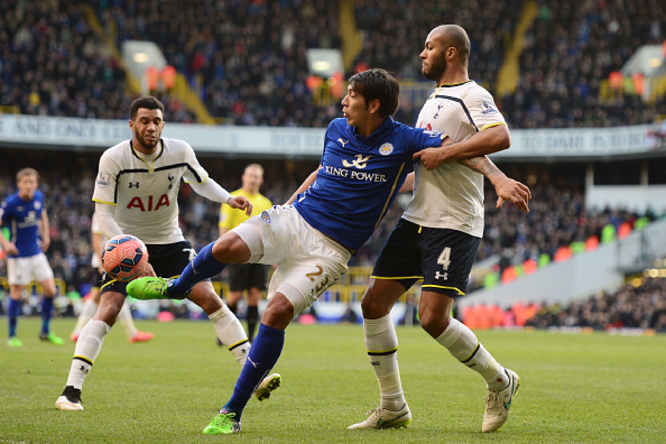 LONDON, ENGLAND - JANUARY 24: Leonardo Ulloa of Leicester City controls the ball under pressure from Younes Kaboul of Spurs during the FA Cup Fourth Round match between Tottenham Hotspur and Leicester City at White Hart Lane on January 24, 2015 in London LONDON, ENGLAND - JANUARY 24: Leonardo Ulloa of Leicester City controls the ball under pressure from Younes Kaboul of Spurs during the FA Cup Fourth Round match between Tottenham Hotspur and Leicester City at White Hart Lane on January 24, 2015 in London