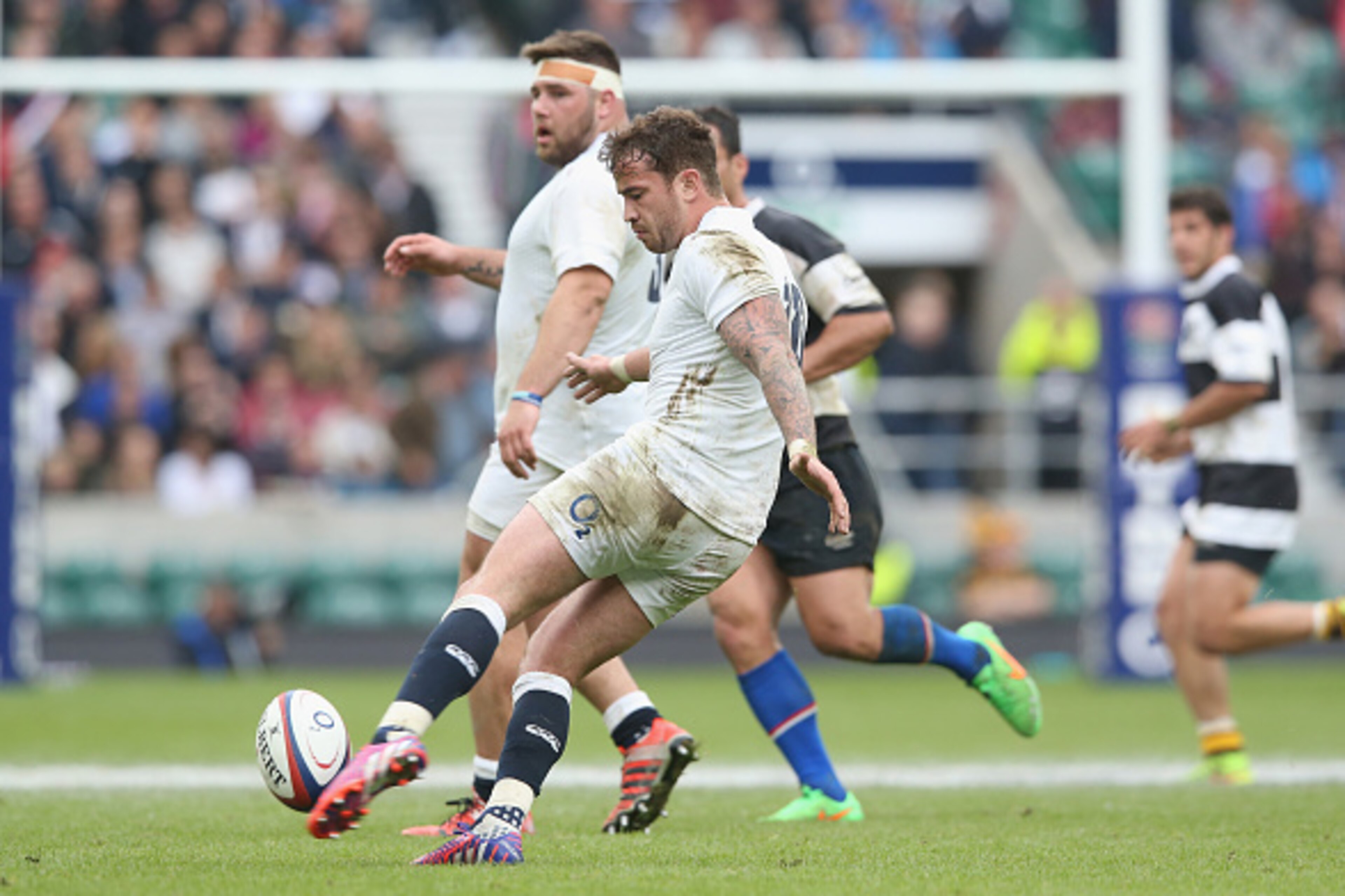 LONDON, ENGLAND - MAY 31:  Danny Cipriani of England kicks the ball upfield durng the Rugby International match between England and the Barbarians at Twickenham Stadium on May 31, 2015 in London, England.  (Photo by David Rogers/Getty Images)