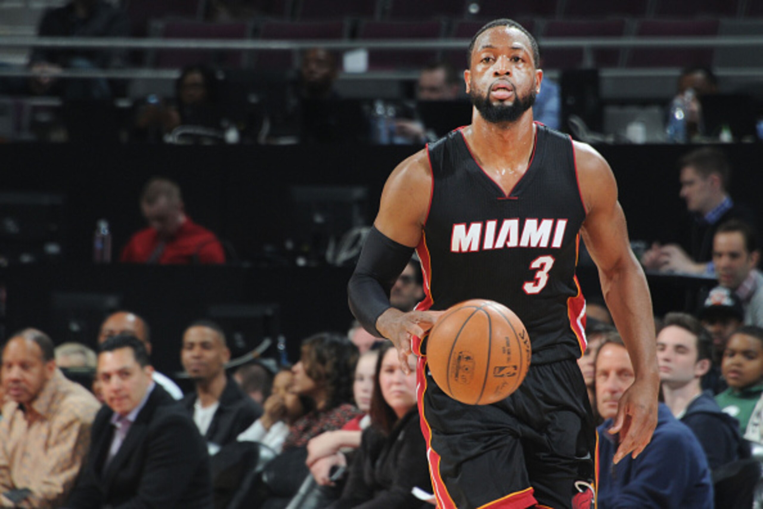 AUBURN HILLS, MI - APRIL 4: Dwyane Wade #3 of the Miami Heat looks to move the ball against the Detroit Pistons during the game on April 4, 2015 at The Palace of Auburn Hills in Auburn Hills, Michigan. NOTE TO USER: User expressly acknowledges and agrees 