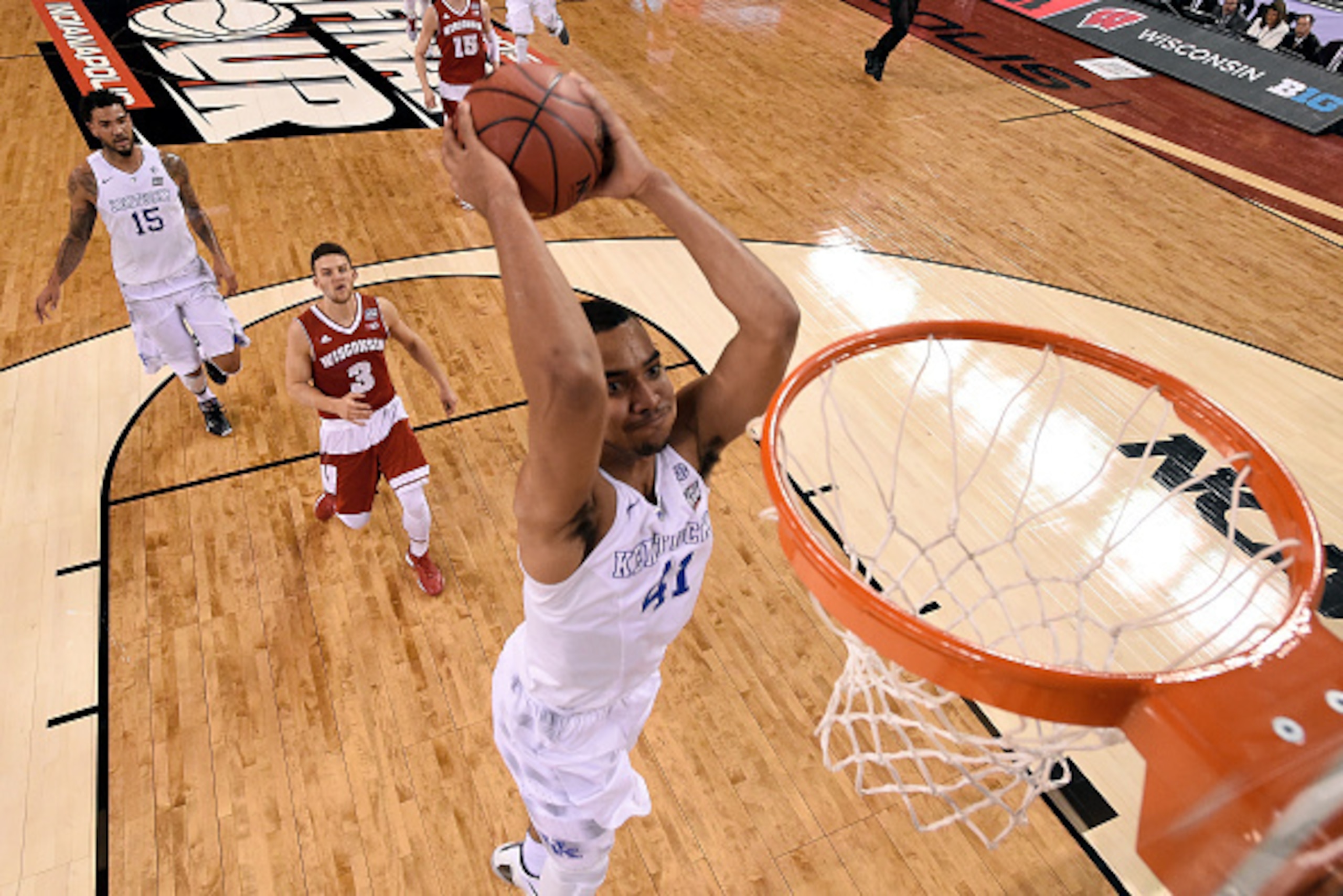 INDIANAPOLIS, IN - APRIL 04:  Trey Lyles #41 of the Kentucky Wildcats goes up for a dunk late in the first half against the Wisconsin Badgers during the NCAA Men's Final Four Semifinal at Lucas Oil Stadium on April 4, 2015 in Indianapolis, Indiana.  (Phot