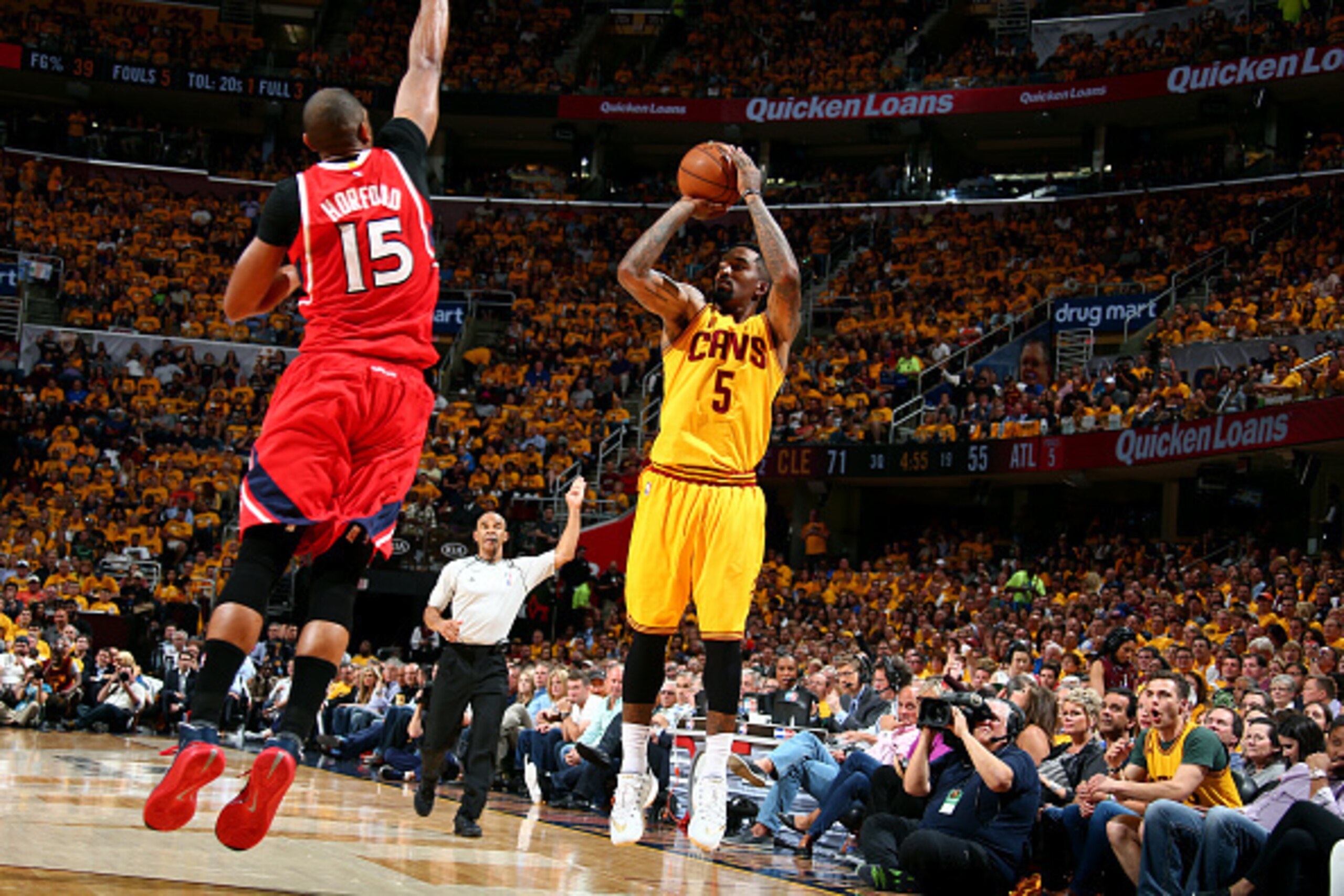 CLEVELAND, OH - MAY 26: J.R. Smith #5 of the Cleveland Cavaliers shoots against the Atlanta Hawks in Game Four of the Eastern Conference Finals during the 2015 NBA Playoffs on May 26, 2015 at Quicken Loans Arena in Cleveland, Ohio.  NOTE TO USER: User exp