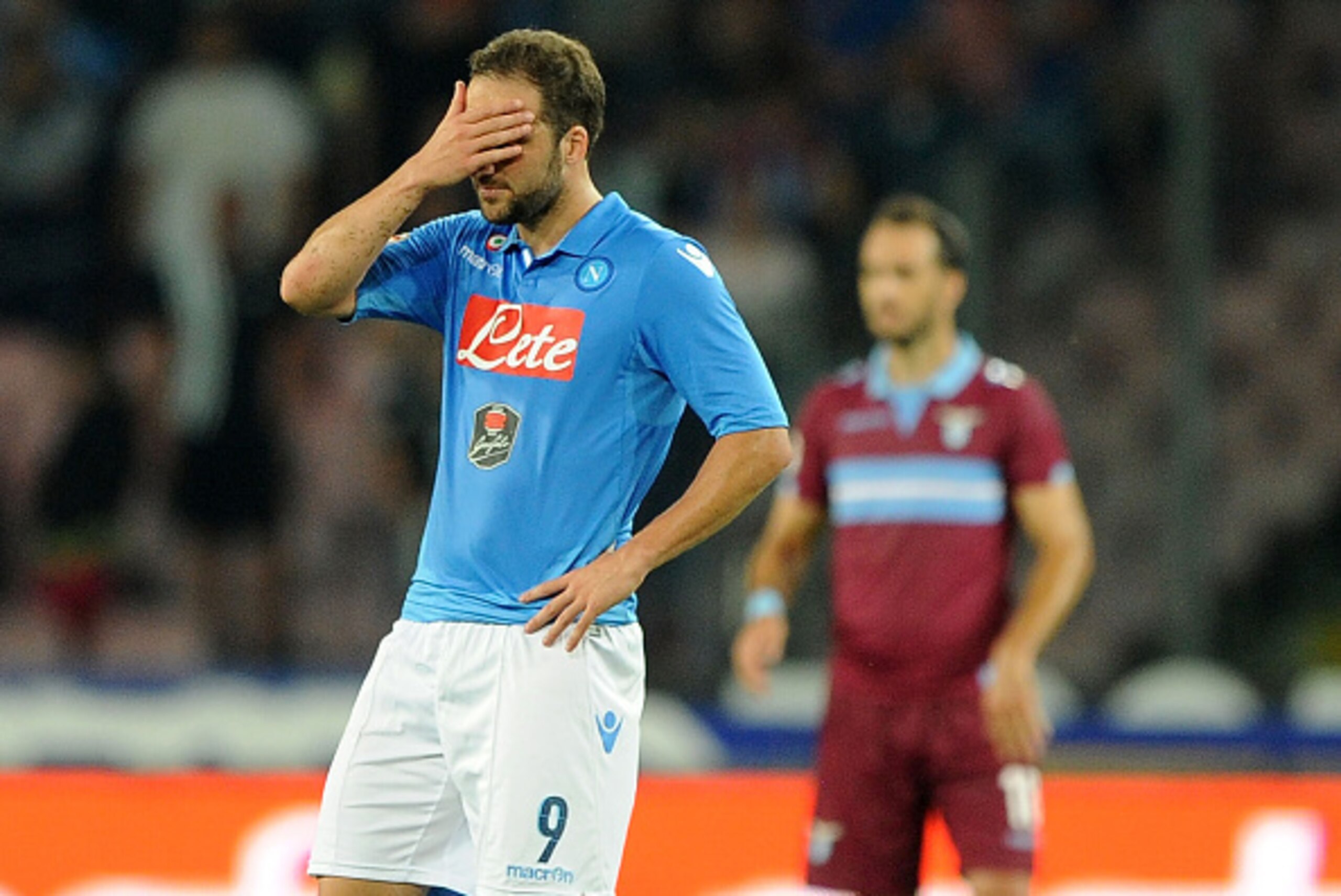 NAPLES, ITALY - MAY 31:  Napoli's player Gonzalo Higuain stands disappointed during the Serie A match between SSC Napoli and SS Lazio at Stadio San Paolo on May 31, 2015 in Naples, Italy.  (Photo by Getty Images/Getty Images)