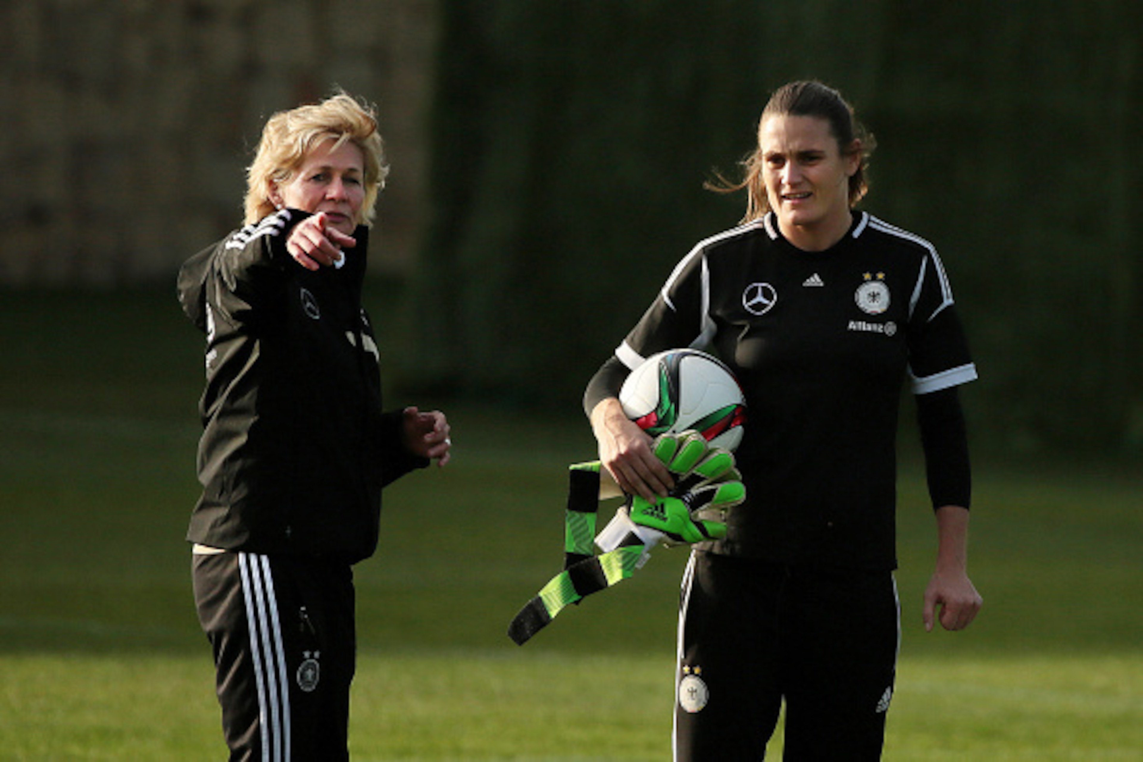 MARBELLA, SPAIN - FEBRUARY 09: Head coach Silvia Neid talks with goalkeeper Nadine Angerer during a Germany Women's Training Session at Marbella Football Center on February 9, 2015 in Marbella, Spain. (Photo by Sergio Camacho/Getty Images) MARBELLA, SPAIN - FEBRUARY 09: Head coach Silvia Neid talks with goalkeeper Nadine Angerer during a Germany Women's Training Session at Marbella Football Center on February 9, 2015 in Marbella, Spain. (Photo by Sergio Camacho/Getty Images)