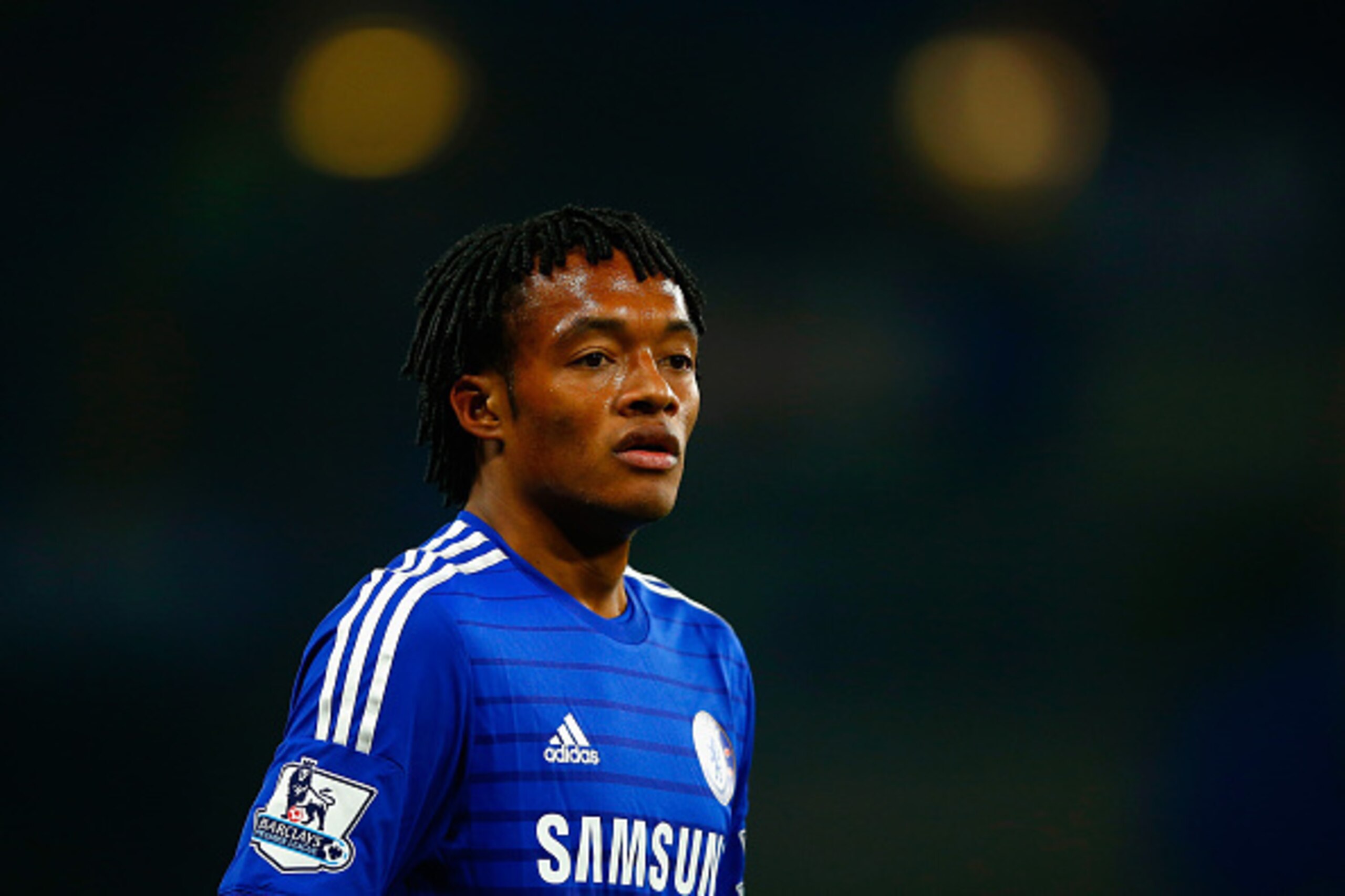 LONDON, ENGLAND - FEBRUARY 11:  Juan Cuadrado of Chelsea looks on during the Barclays Premier League match between Chelsea and Everton at Stamford Bridge on February 11, 2015 in London, England.  (Photo by Clive Rose/Getty Images)