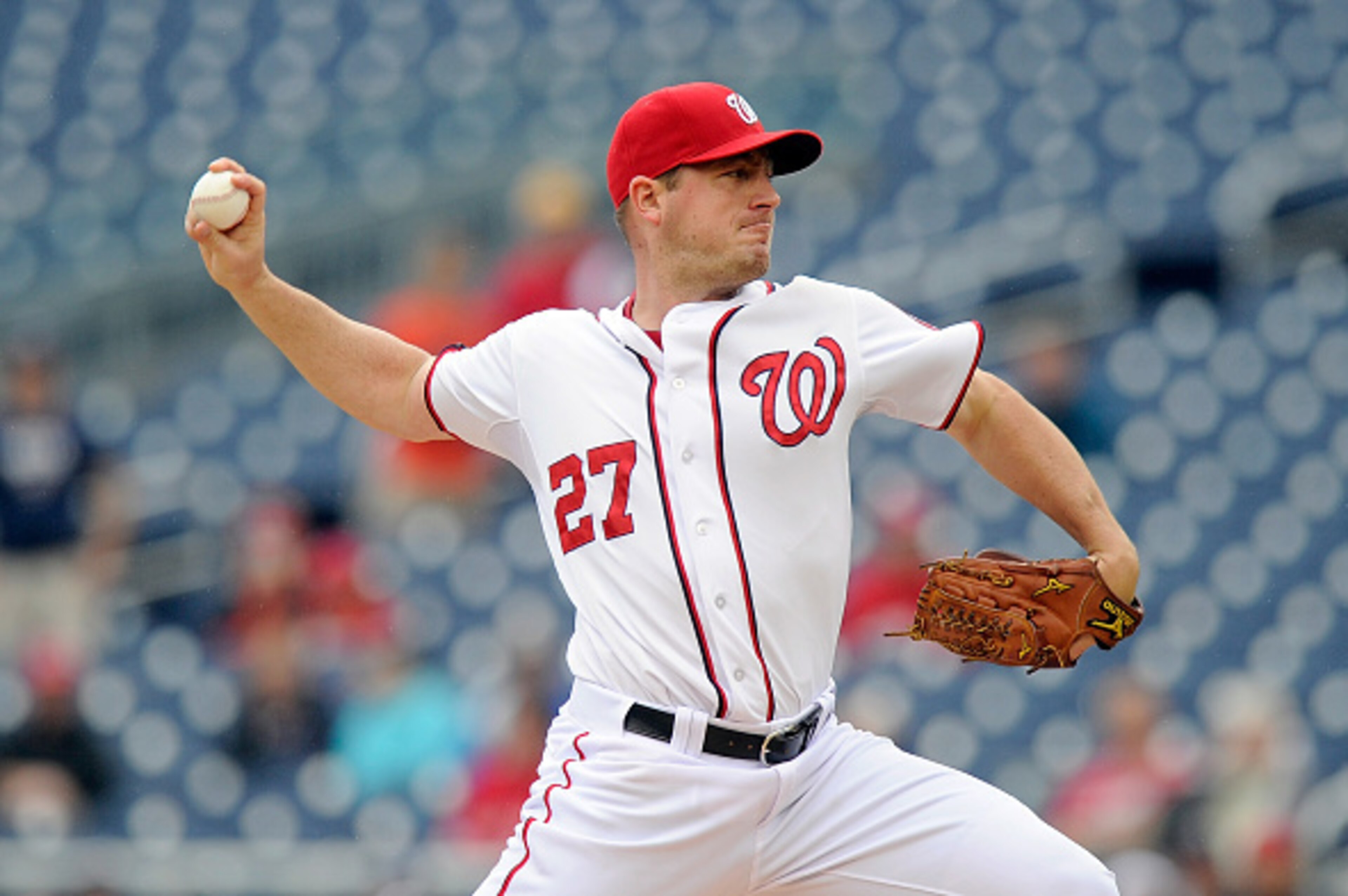 WASHINGTON, DC - JUNE 02:  Jordan Zimmermann #27 of the Washington Nationals pitches in the second inning against the Toronto Blue Jays at Nationals Park on June 2, 2015 in Washington, DC.  (Photo by Greg Fiume/Getty Images)