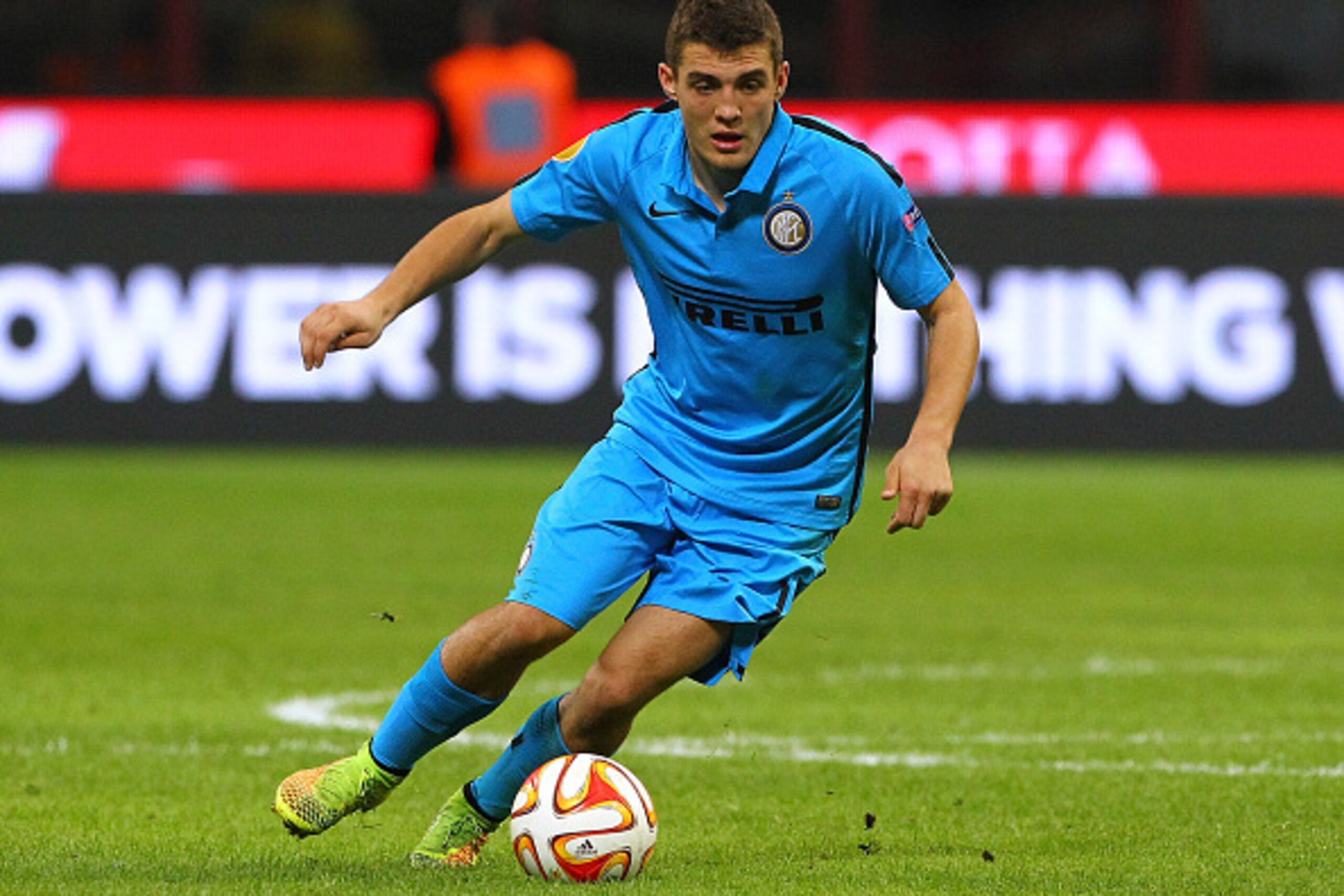 MILAN, ITALY - OCTOBER 23:  Mateo Kovacic of FC Internazionale Milano in action during the UEFA Europa League group F match between FC Internazionale Milano and AS Saint-Etienne on October 23, 2014 in Milan, Italy.  (Photo by Marco Luzzani/Getty Images)