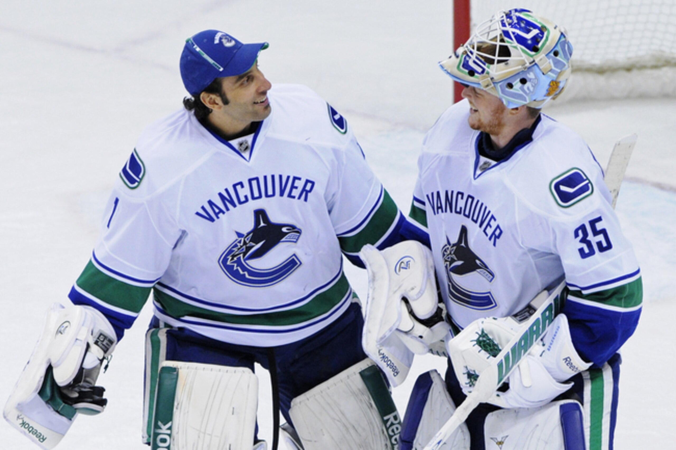 Roberto Luongo and Cory Schneider both played for the Vancouver Canucks at the same time until the media scrutiny became too much and both were traded in separate seasons. Detroit cannot afford the same thing to happen with Petr Mrazek and Jimmy Howard.