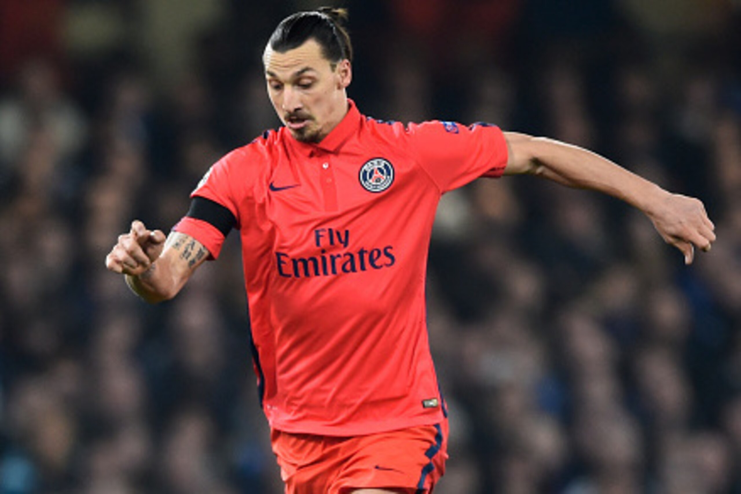 LONDON, ENGLAND - MARCH 11: Zlatan Ibrahimovic of PSG runs with the ball during the UEFA Champions League Round of 16, second leg match between Chelsea and Paris Saint-Germain at Stamford Bridge on March 11, 2015 in London, England. (Photo by Mike Hewit LONDON, ENGLAND - MARCH 11: Zlatan Ibrahimovic of PSG runs with the ball during the UEFA Champions League Round of 16, second leg match between Chelsea and Paris Saint-Germain at Stamford Bridge on March 11, 2015 in London, England. (Photo by Mike Hewit