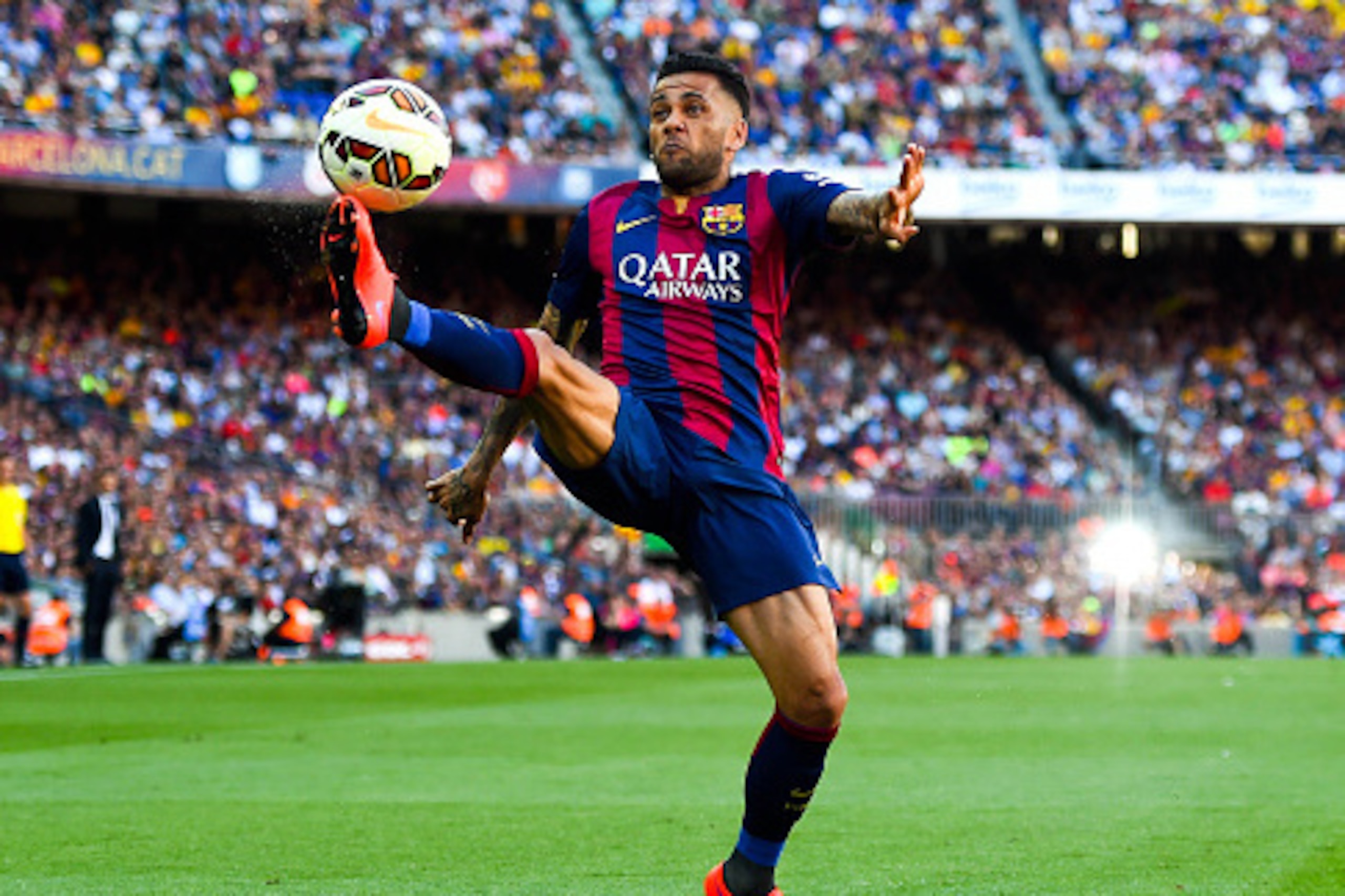 BARCELONA, SPAIN - MAY 09:  Dani Alves of FC Barcelona controls the ball during the La Liga match between FC Barcelona and Real Sociedad de Futbol at Camp Nou on May 9, 2015 in Barcelona, Spain.  (Photo by David Ramos/Getty Images)
